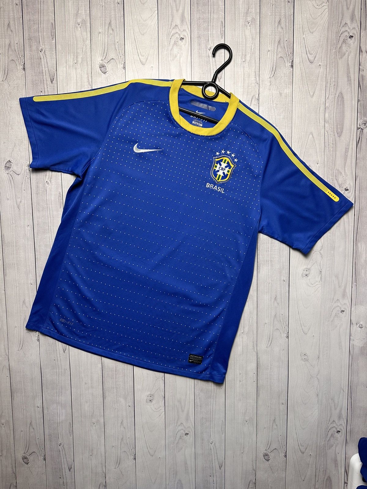 Soccer jersey hot vintage Brazil size L