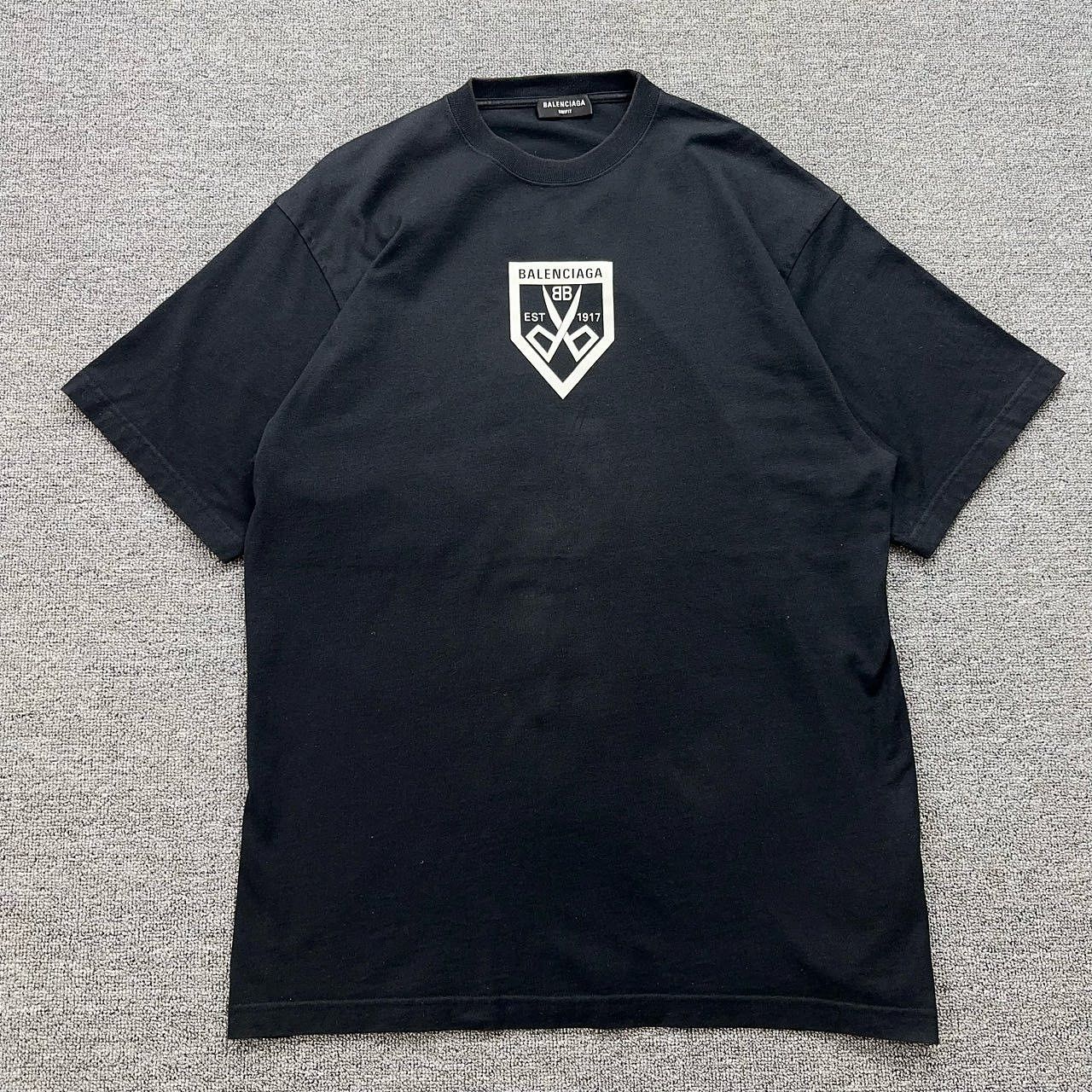 Balenciaga Balenciaga Crest Logo T-Shirt Size XS Size US XS / EU 42 / 0 - 1 Thumbnail