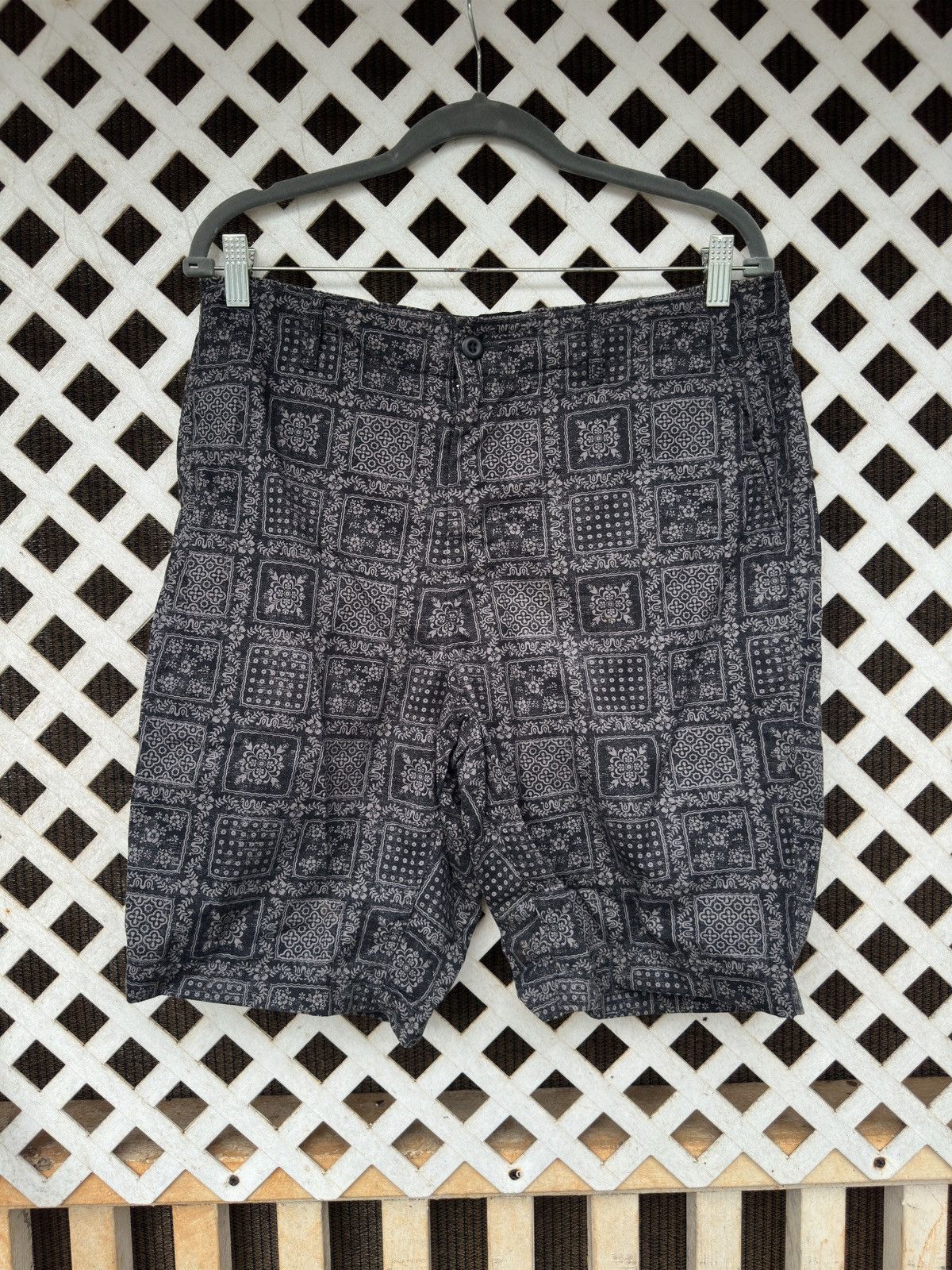 Reyn Spooner Reyn Spooner X Uniqlo Men's M 30-33 Hawaiian Chino Shorts Size US 32 / EU 48 - 1 Thumbnail