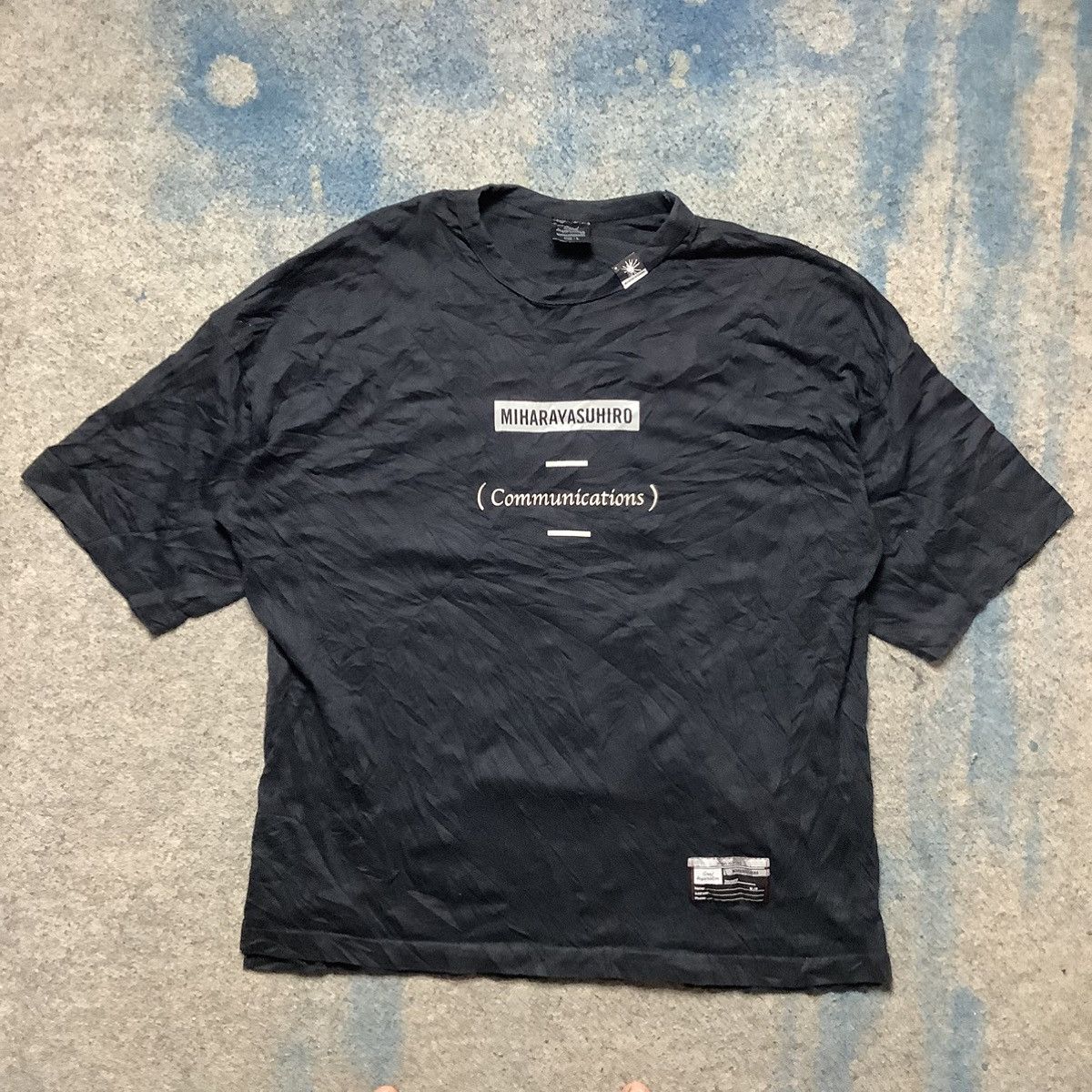 GU × Maison MIHARA YASUHIRO MIHARAYASUHIRO X GU “COMMUNICATION” OVERSIZE T SHIRT Size US L / EU 52-54 / 3 - 1 Thumbnail