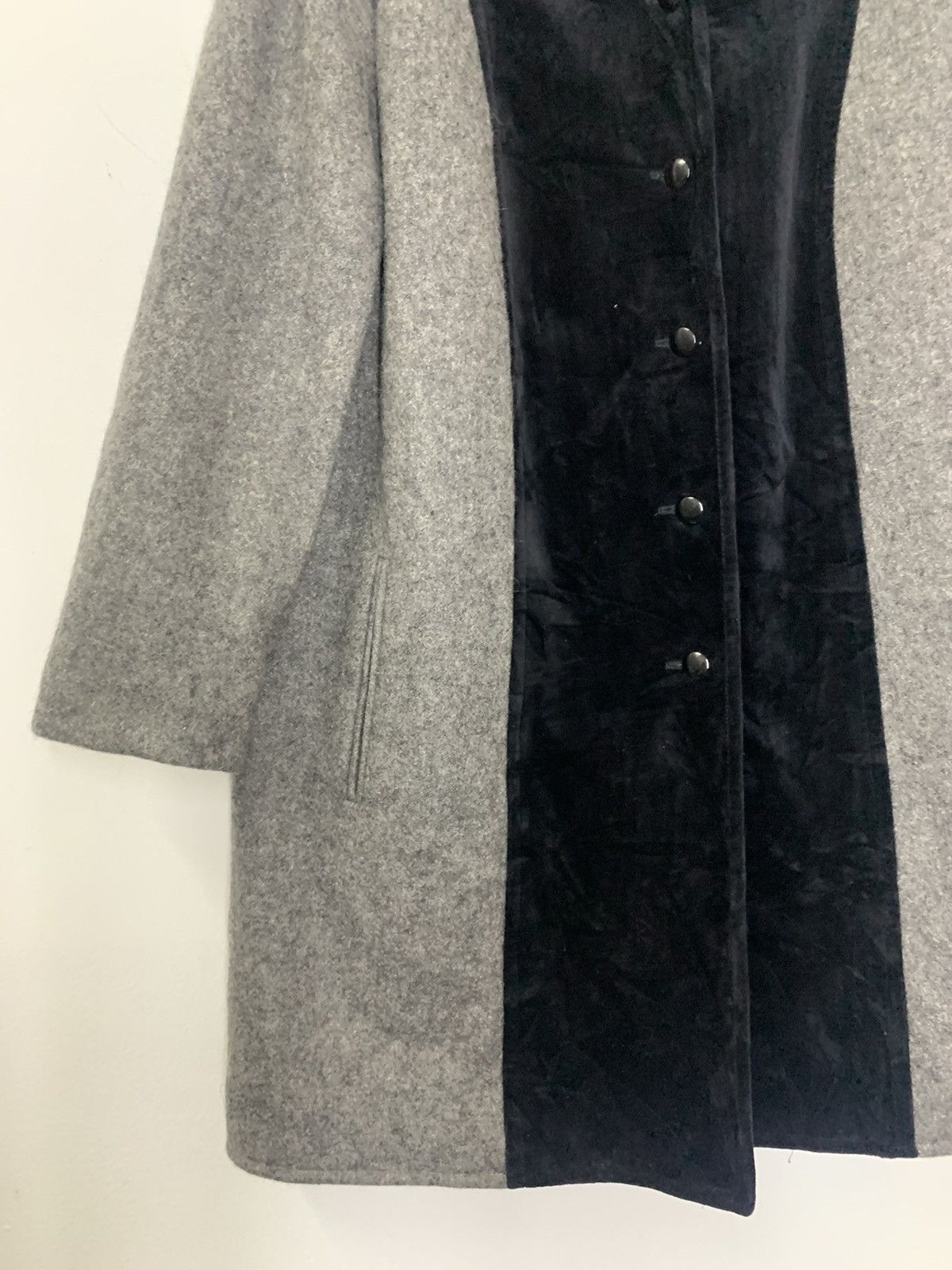 Valentino Vintage VALENTINO GARAVANI single-breasted wool blend coat Size M / US 6-8 / IT 42-44 - 4 Thumbnail