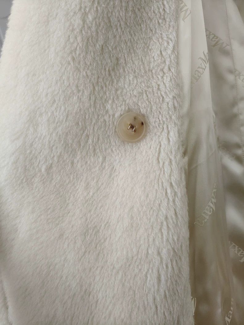 Max Mara Max Mara Teddy White Mid-Length Size XS / US 0-2 / IT 36-38 - 5 Thumbnail