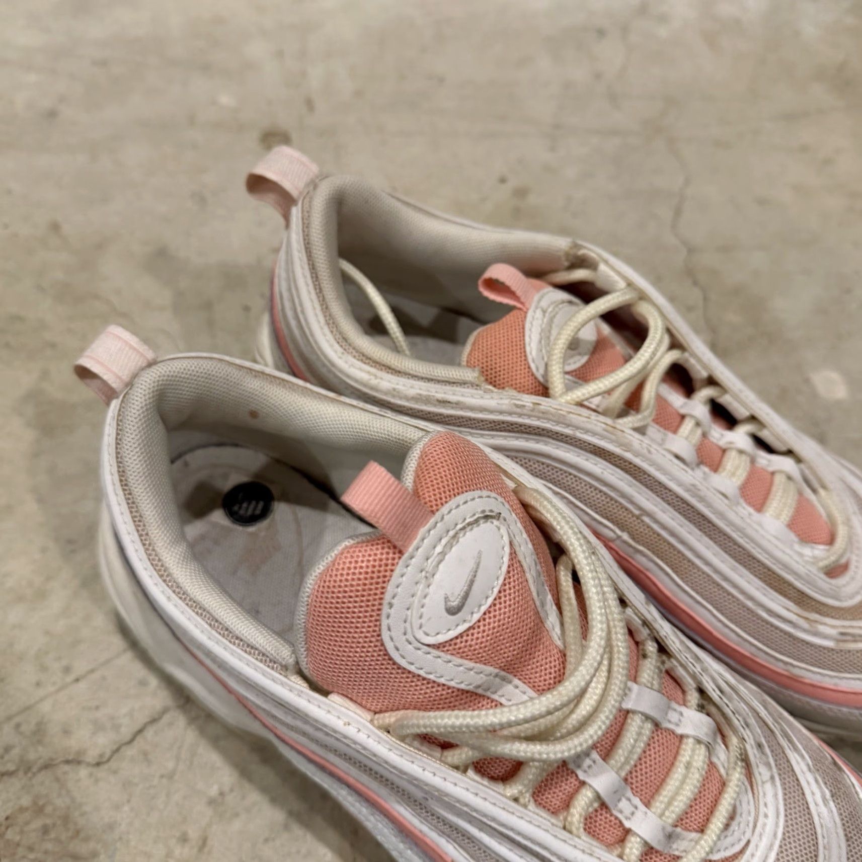 Nike VINTAGE Nike Air Max 97 Sneaker Women 8 Pink White Bleached Coral 2019 Nike Air Max 97 Womens Shoes Size US 6 / IT 36 - 3 Thumbnail