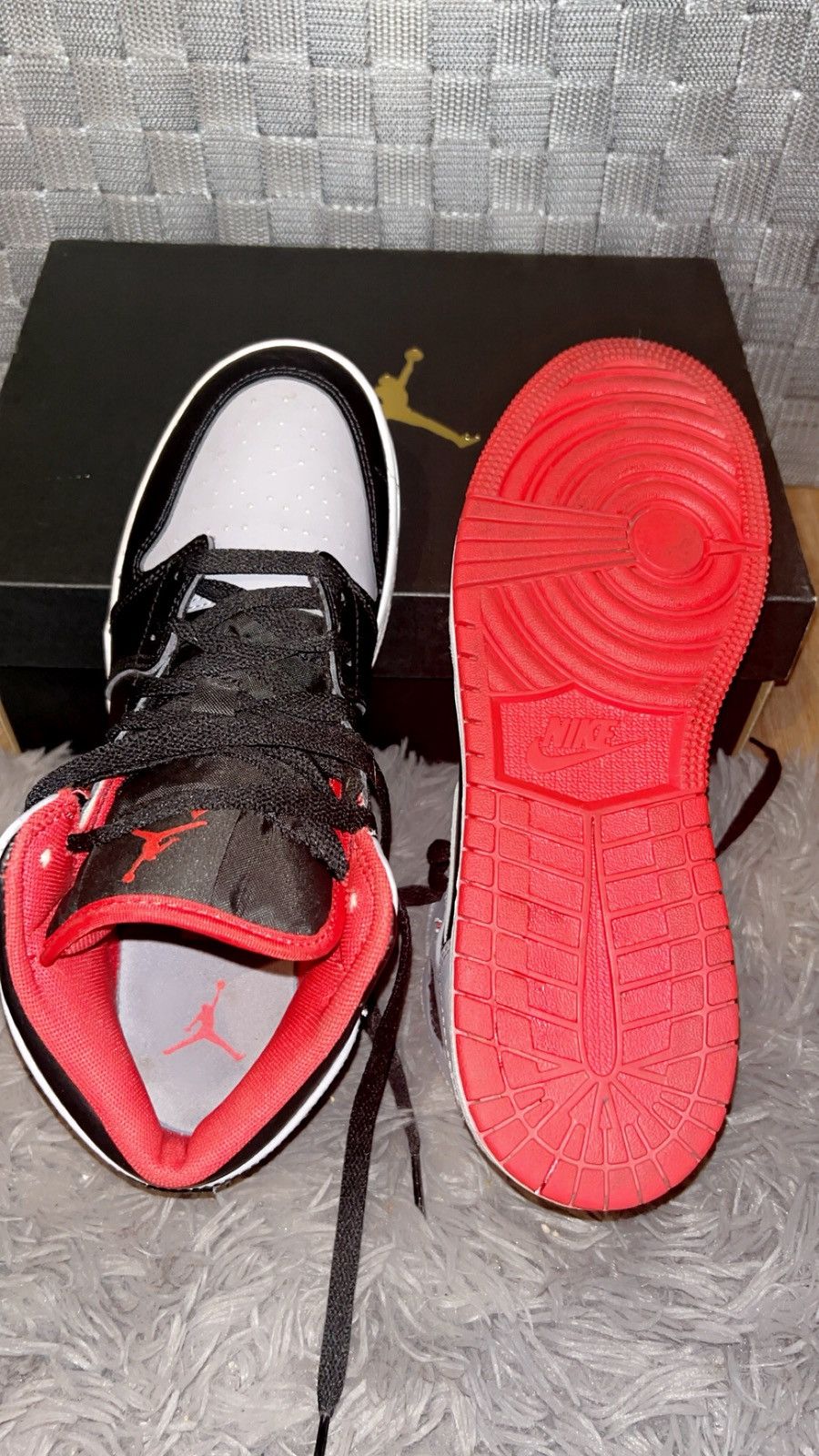 Jordan Brand × Nike Air Jordan 1 Mid GS 'Bred Shadow' Size US 7 / EU 40 - 4 Thumbnail