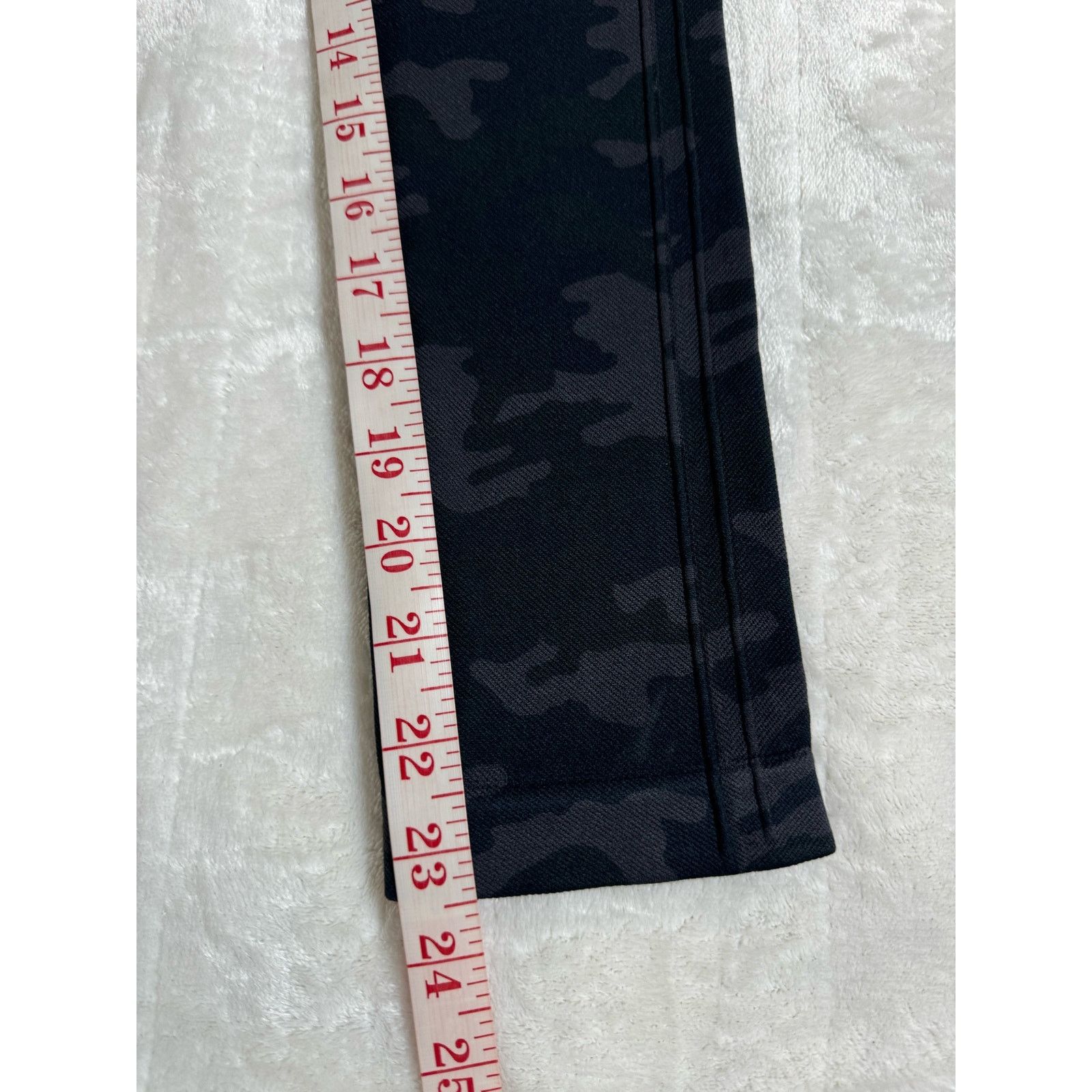 Spanx Spanx Camo Gray Black Slimming Legging Women Size M USED Size 30" / US 8 / IT 44 - 5 Thumbnail
