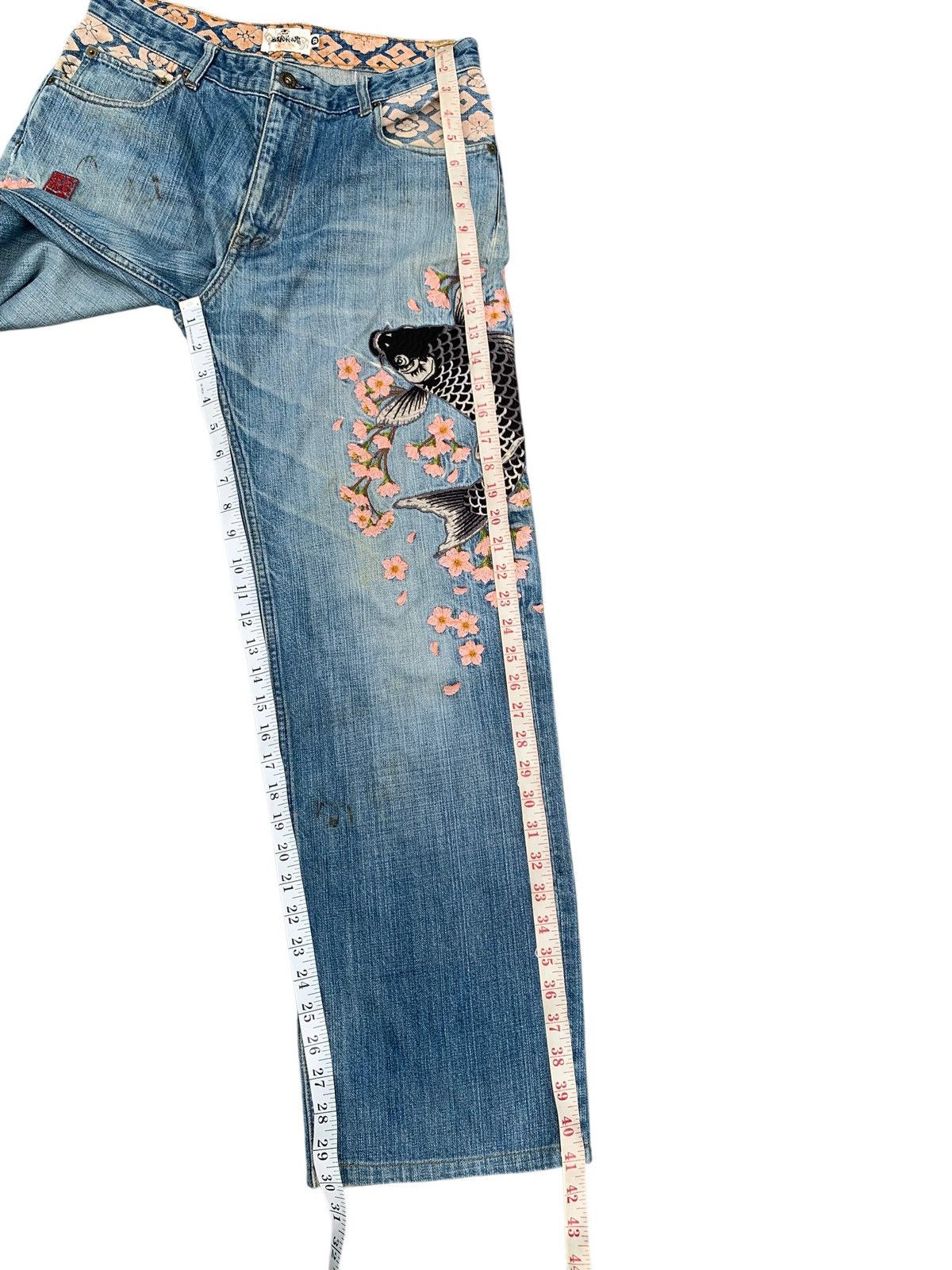 Kapital KARAKURI TAMASHI FISH KOI SAKURA EMBROIDERY DISTRESSED DENIM Size US 32 / EU 48 - 18 Thumbnail