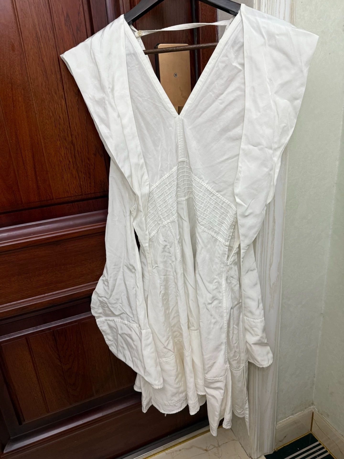 Jil Sander Jil Sander Flowy Stunning Dress 9/10 Authentic Size XS / US 0-2 / IT 36-38 - 1 Thumbnail