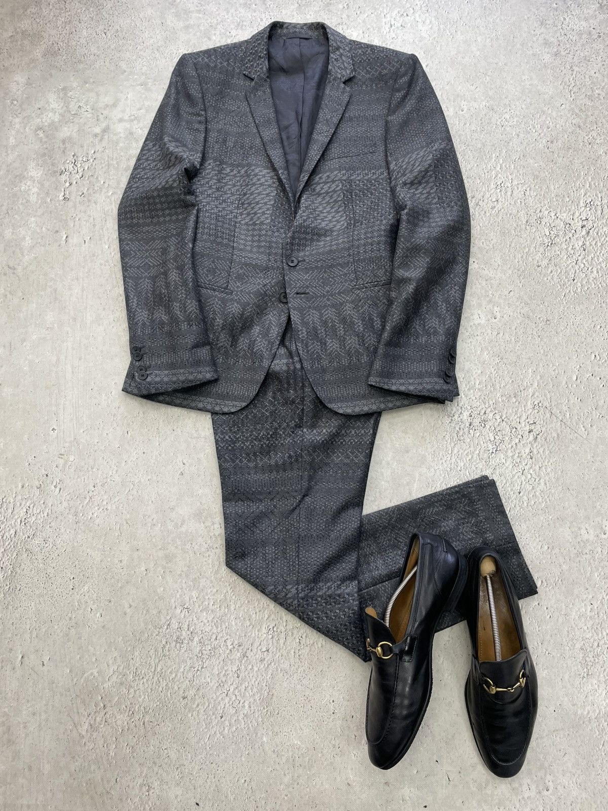 Hugo Hugo Boss wool man classic suit Size 38R - 2 Thumbnail
