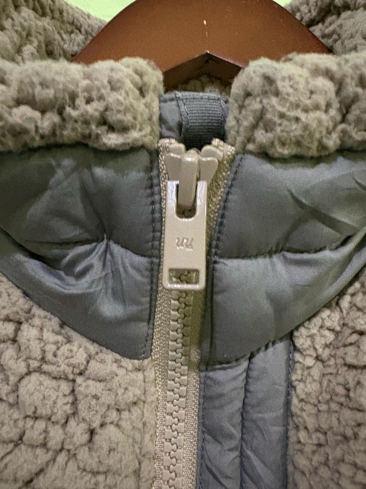 Jun Takahashi × Undercover A/W12 Undercover X Uniqlo UU Sherpa Fleece Design Size US M / EU 48-50 / 2 - 13 Thumbnail
