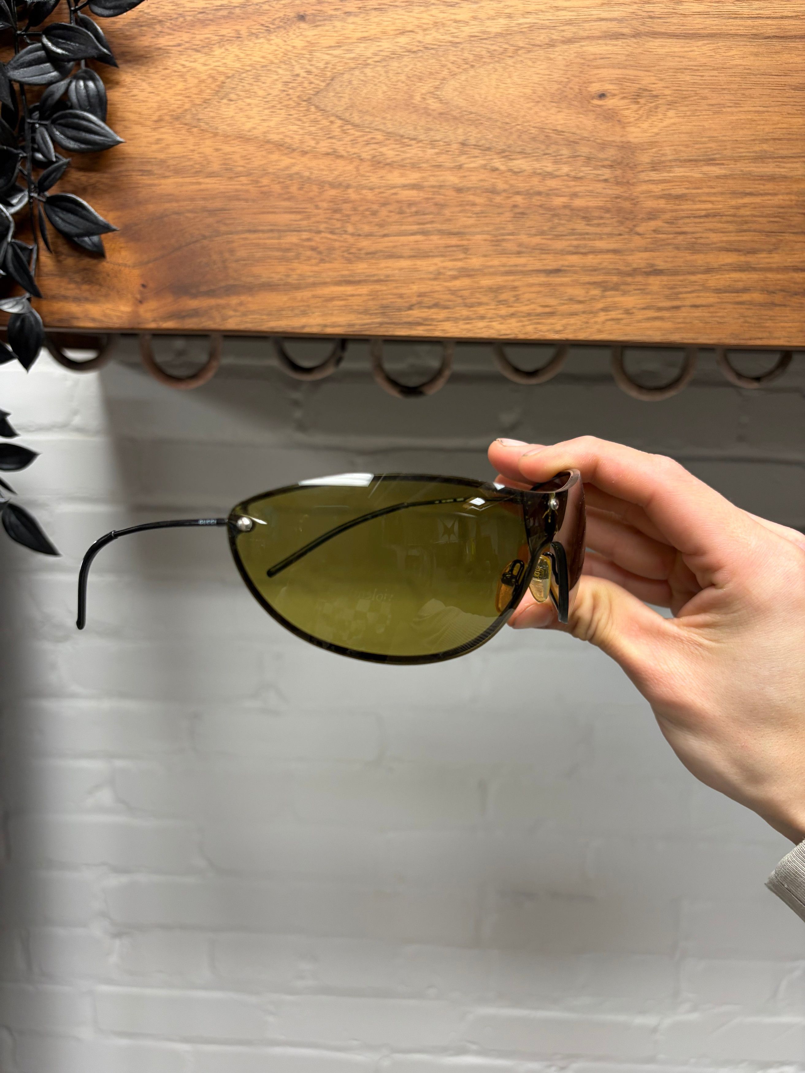 Gucci 2000s Gucci Rimless Green Tinted Silver Frame Sunglasses Size ONE SIZE - 2 Thumbnail