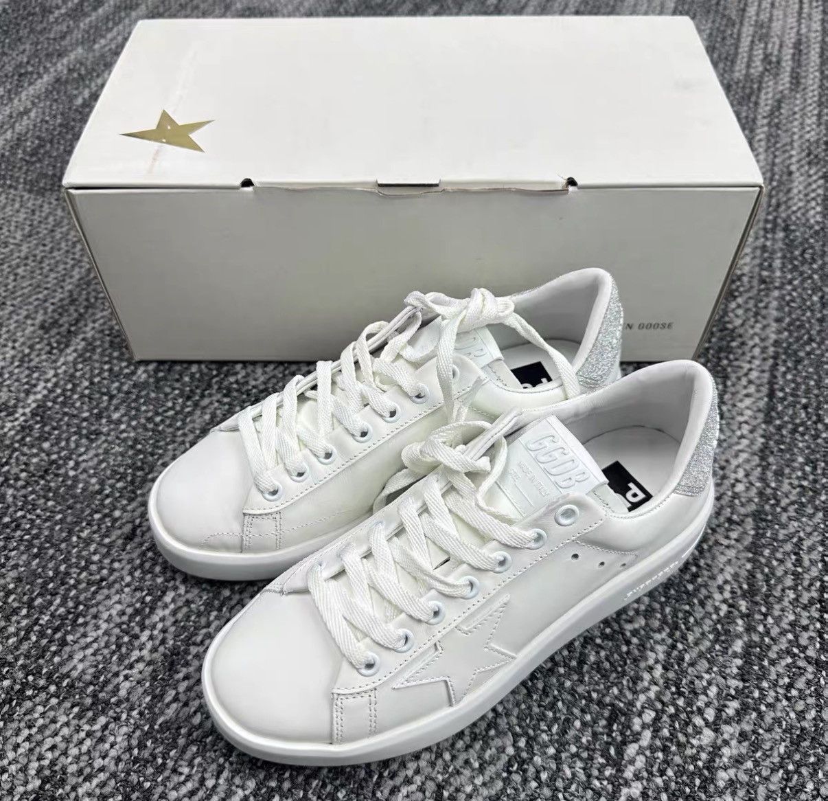 Golden Goose Golden Goose Purestar Leather Low-Top Sneakers J42 Size US 5 / IT 35 - 1 Thumbnail