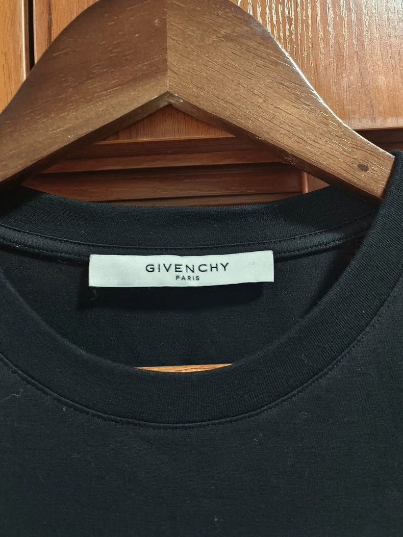 Givenchy Givenchy Four团 White Flames Distressed Printed Logo Round Size US XS / EU 42 / 0 - 3 Thumbnail