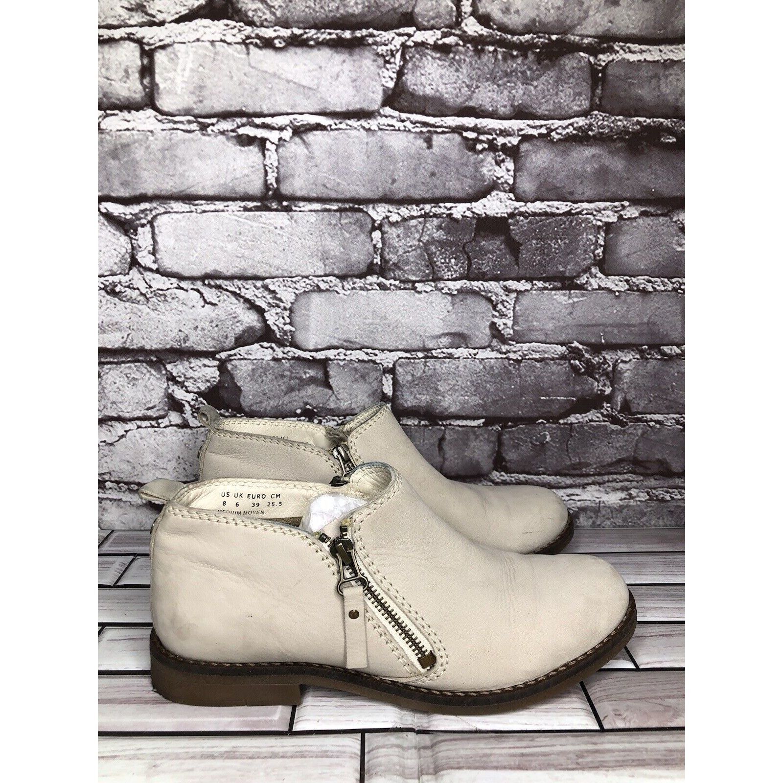 Hush Puppies Hush Puppies Medium Moyen Ivory Suede Leather Zip Heel Booti Size US 8 / IT 38 - 3 Thumbnail