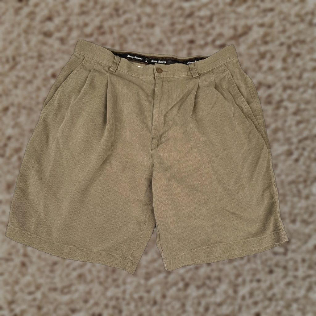 Tommy Bahama VINTAGE Tommy Bahama Chino Shorts Mens 34 Khaki Silk 100% Relaxed Pleated Herringbone Golf/Beach Casual Mens Regular 34 Khaki Silk Chino Shorts Mens Size US 34 / EU 50 - 1 Thumbnail