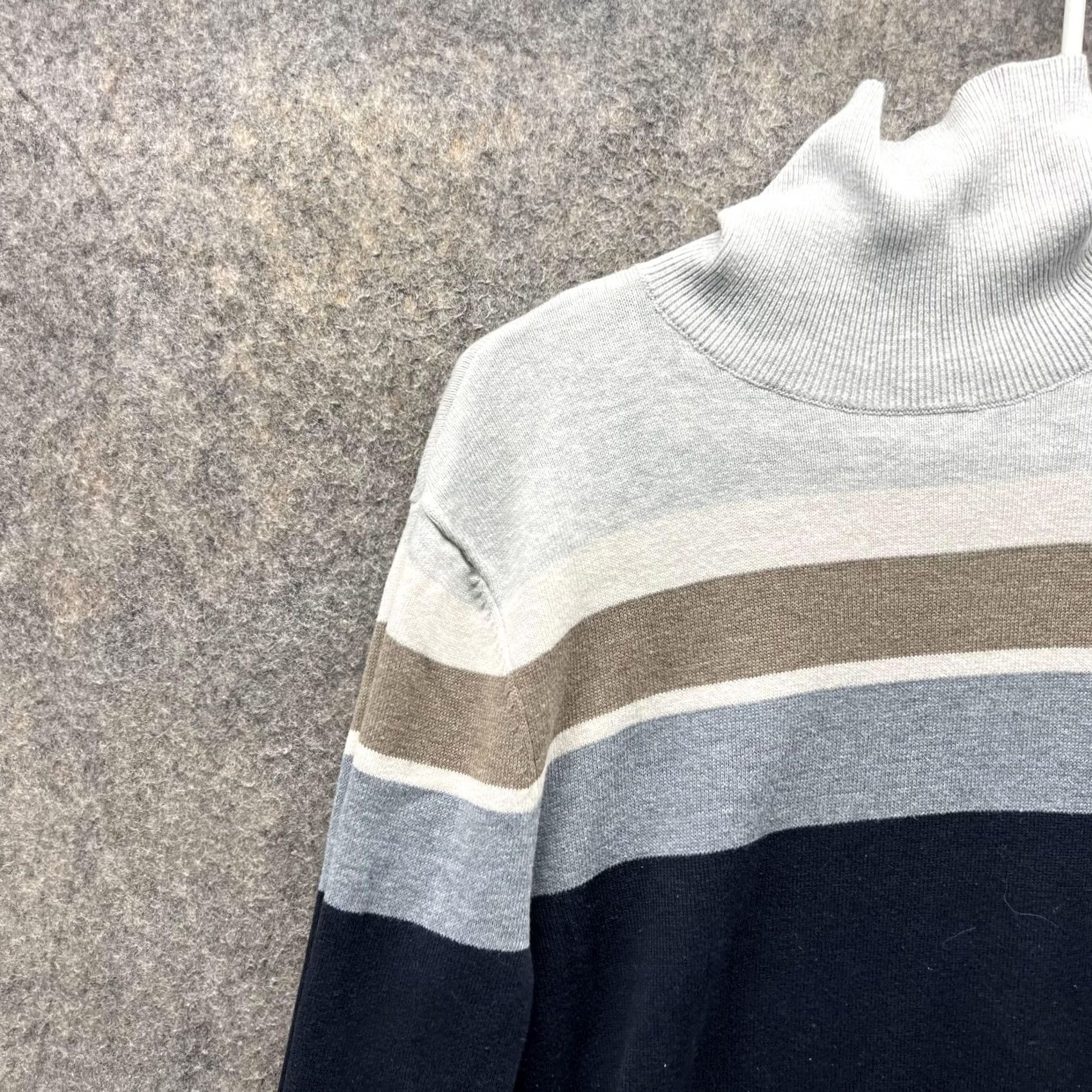 Burton VINTAGE Burton Sweater Men Small Adult White Blue Pullover Turtleneck Cotton London Size US S / EU 44-46 / 1 - 3 Thumbnail
