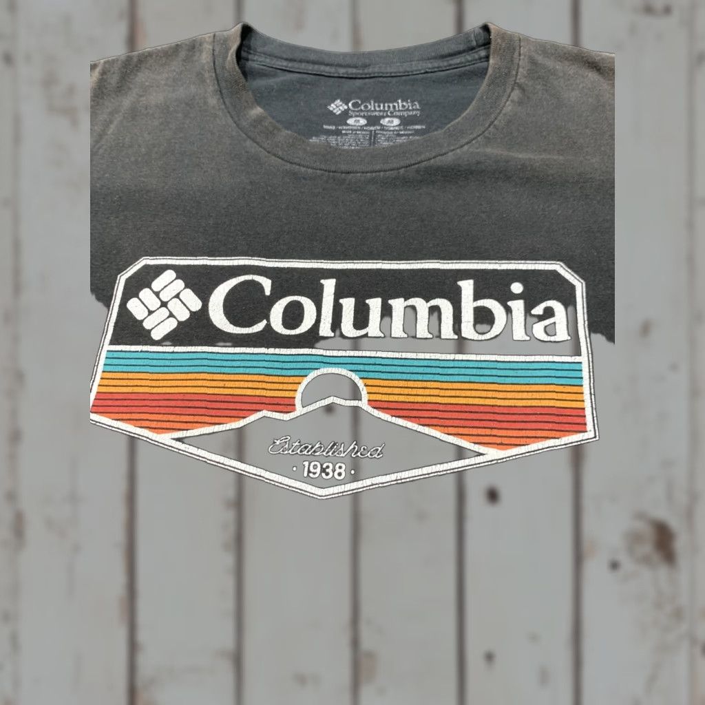 Vintage Columbia Men's T-Shirt Black Short Sleeve Mountain Mt Hood Logo Logo Graphic 90s Outdoor Sports Size US M / EU 48-50 / 2 - 1 Thumbnail