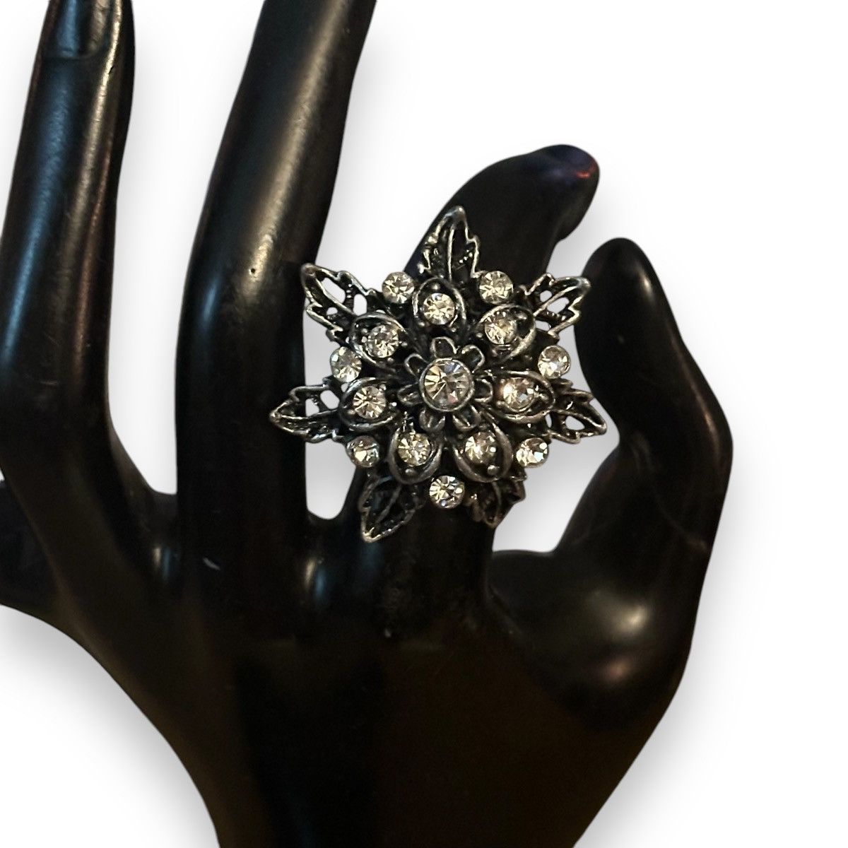 Vintage Vintage rhinestone flower adjustable statement ring Size ONE SIZE - 2 Thumbnail