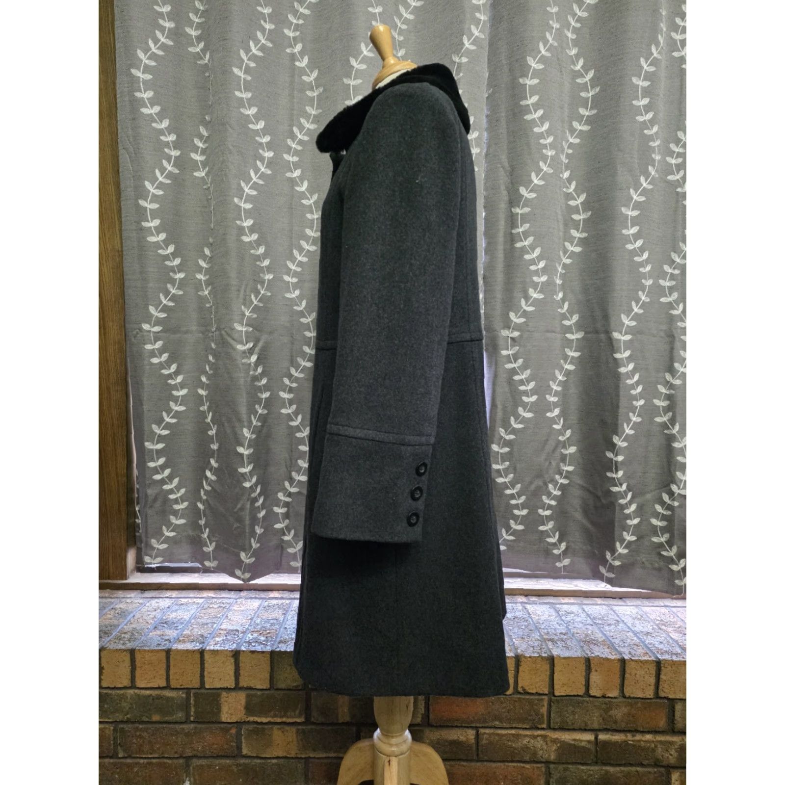 Vintage VINTAGE Loring Women's Long Wool Coat Faux Fur Collar Charcoal Grey L Overcoat Wool Tweed Button Pockets Casual, Business, Formal Size L / US 10 / IT 46 - 2 Thumbnail