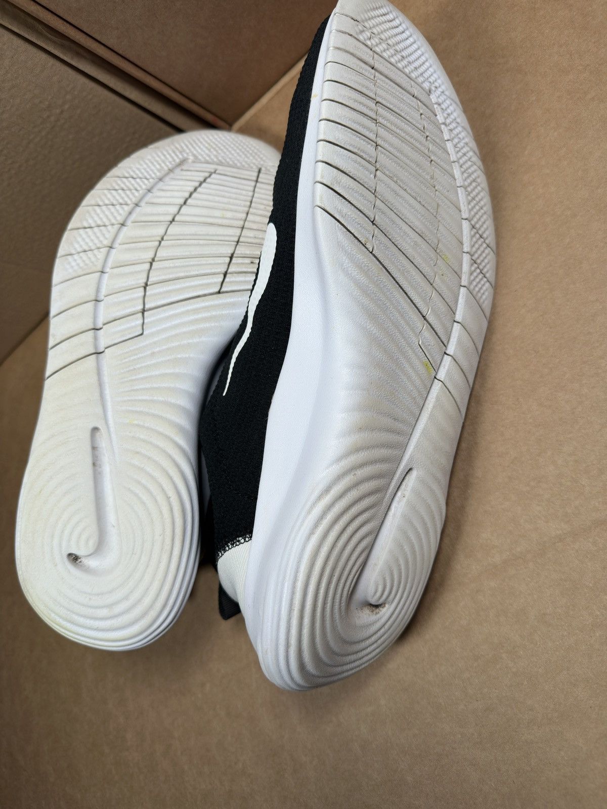 Nike Nike Flex Experience Run 11 Black White Trainers. Size US 11.5 / EU 44-45 - 5 Thumbnail