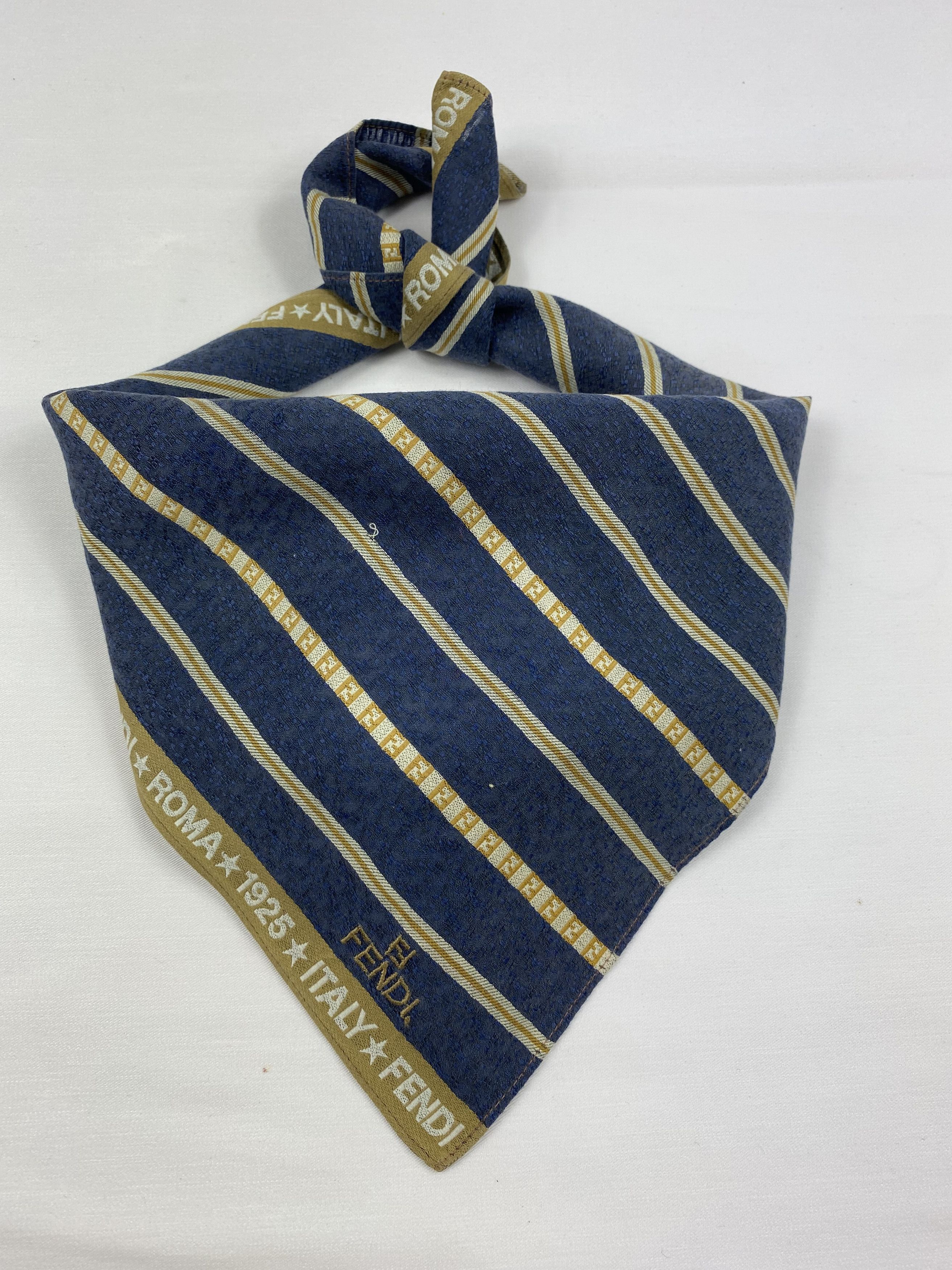 Vintage Fendi Handkerchief / Bandana / Neckerchief A895 Size ONE SIZE - 1 Thumbnail