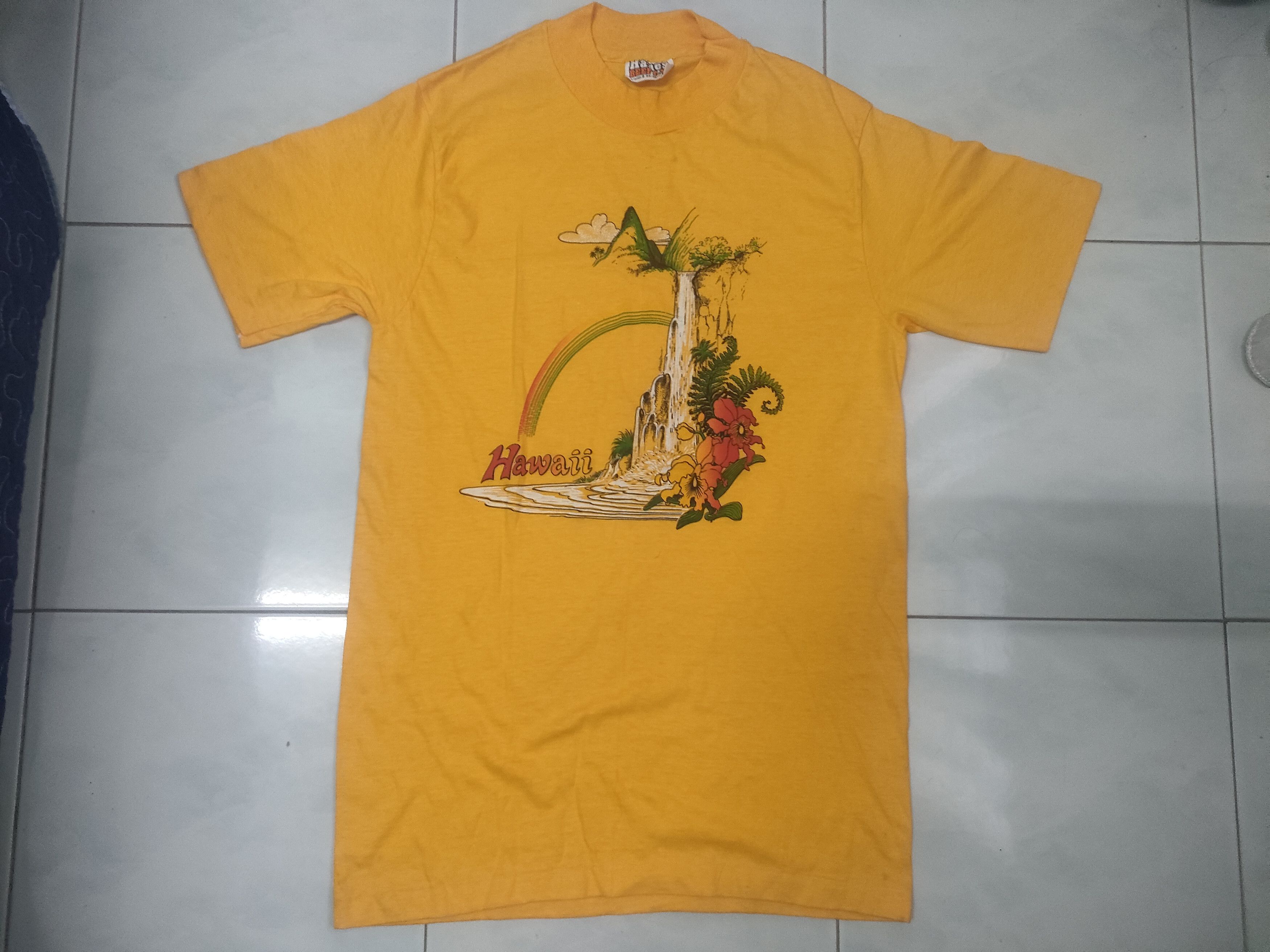 Vintage Hawaii Surfing Beach T-shirt