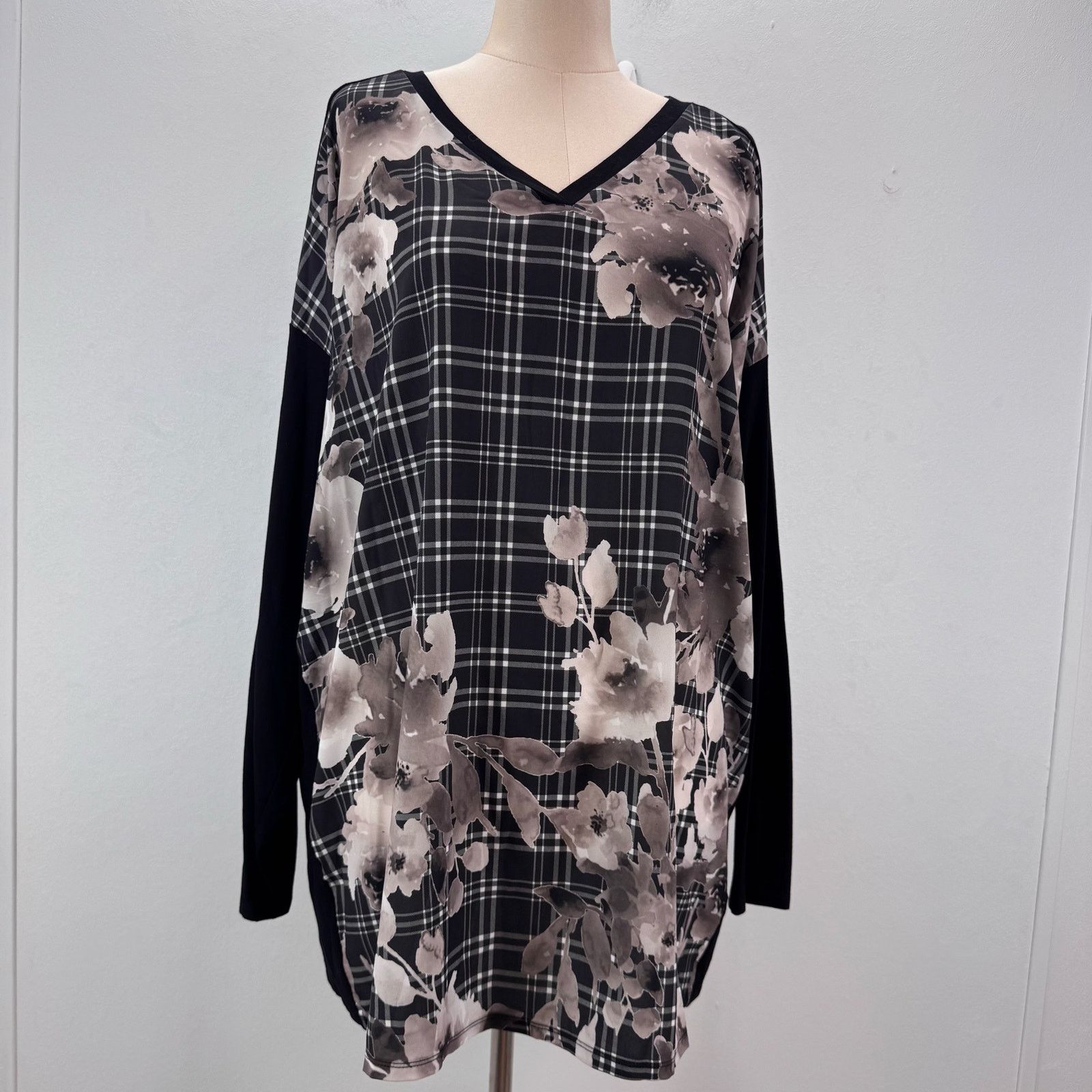 Marina Rinaldi NMarina Rinaldi Mixed Media Floral Blouse Plus Size 20-22 Size 3XL / US 20-22 - 1 Thumbnail