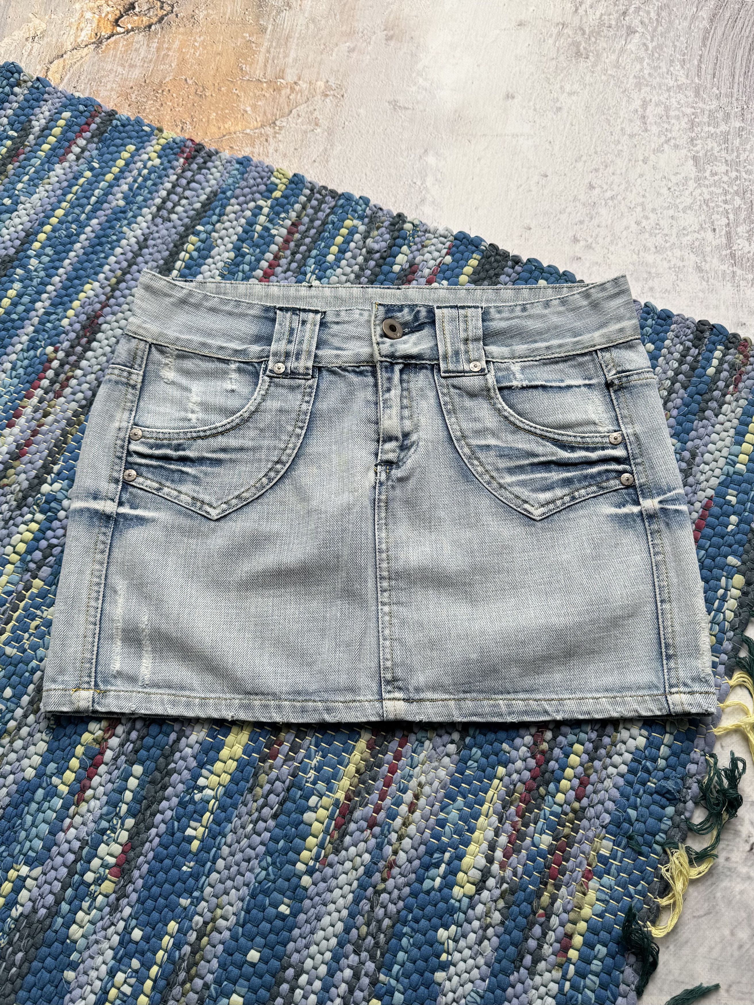 Vintage Vintage Mini Skirt Blue Low Rise Jean Skirt Y2K Faded Wash Size 30" / US 8 / IT 44 - 1 Thumbnail