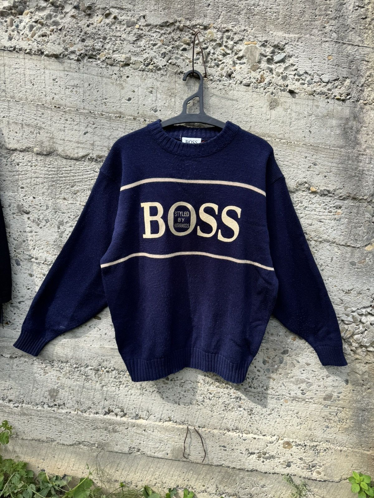 Hugo Boss Vintage Hugo Boss Embroidered Logo Crewneck Men's Sweater Size US M / EU 48-50 / 2 - 2 Thumbnail