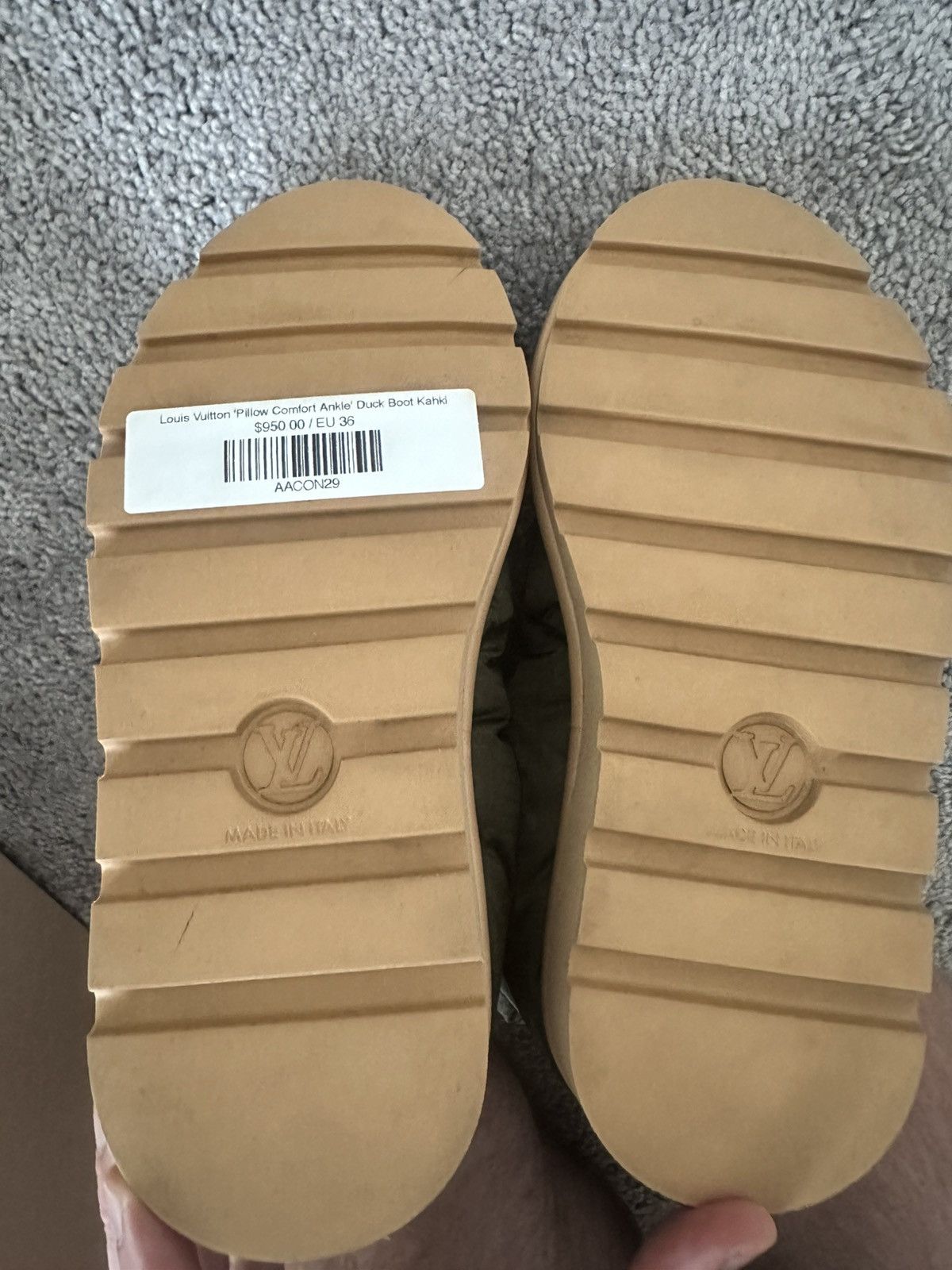 Louis Vuitton Barely used Louis Vuitton Duck Boots Size US 5 / IT 35 - 4 Thumbnail