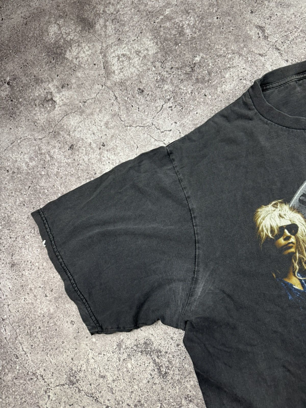 Band Tees Crazy Faded Vintage 90’s Guns N Roses Band oversized T-Shirt Size US XXL / EU 58 / 5 - 3 Thumbnail