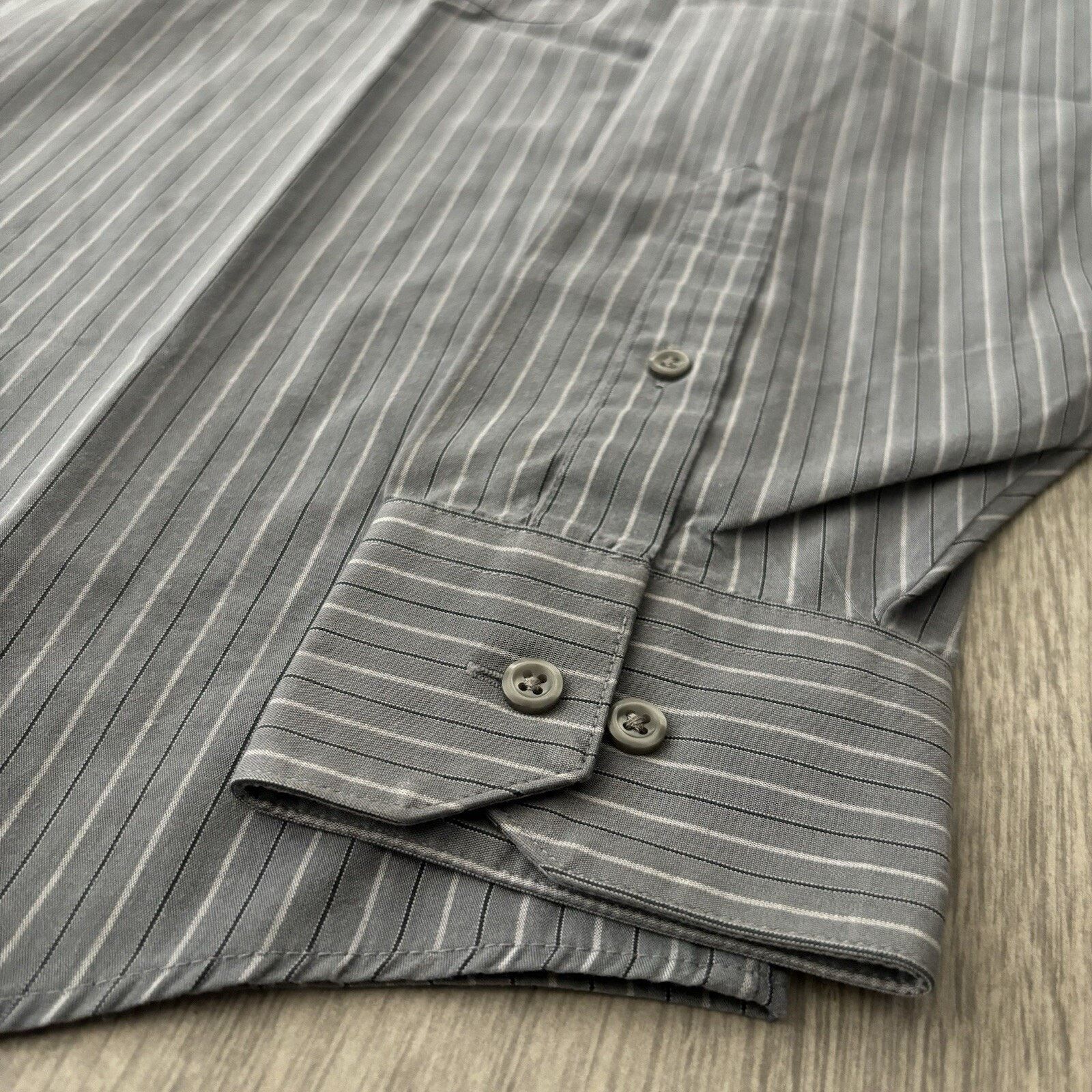 Geoffrey Beene Geoffrey Beene Men’s Large Grey Fitted Wrinkle Free Shirt Size US L / EU 52-54 / 3 - 5 Thumbnail