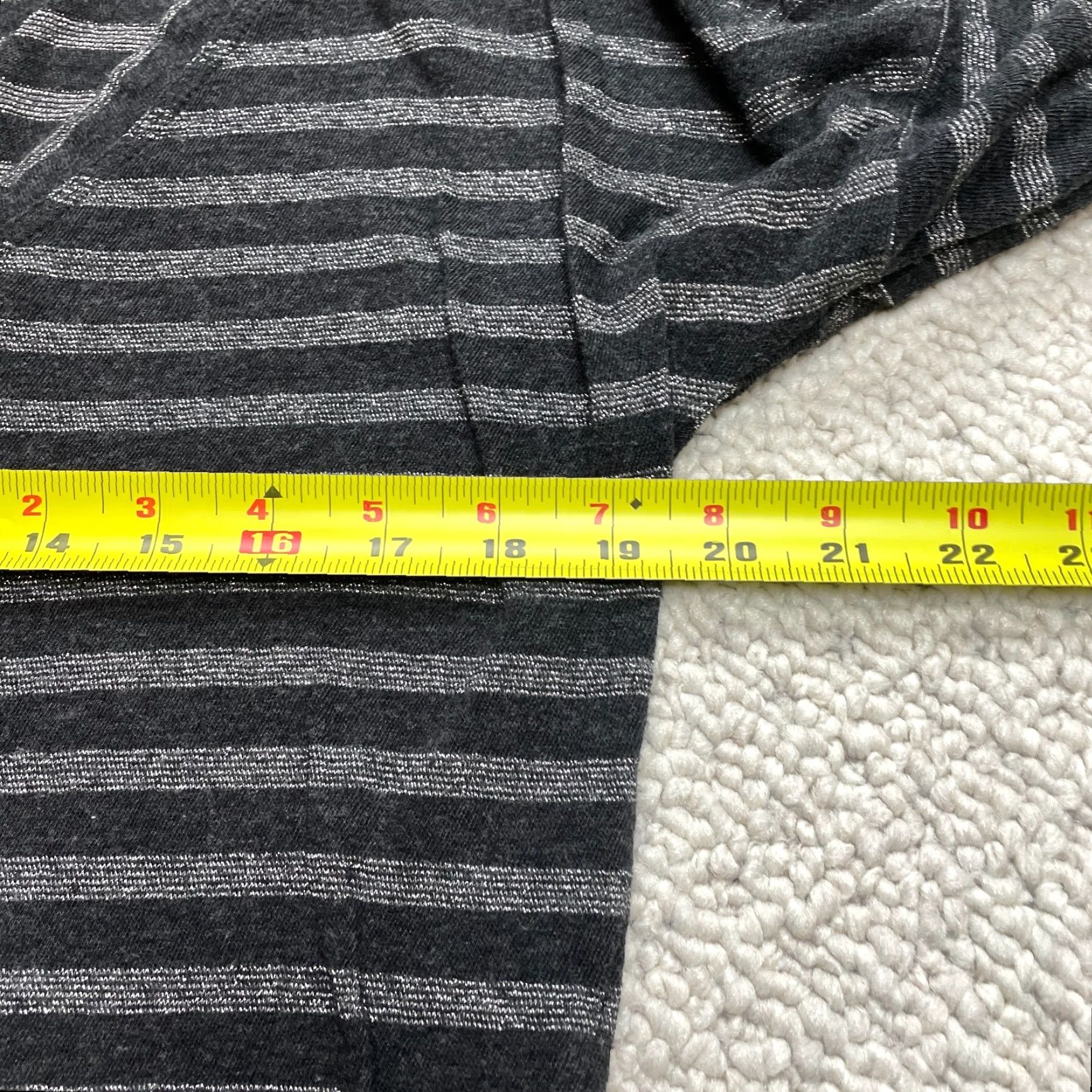 Banana Republic VINTAGE Banana Republic Shirt Womens Small Gray Striped Long Sleeve Roll Tab Cotton Top Size S / US 4 / IT 40 - 6 Thumbnail