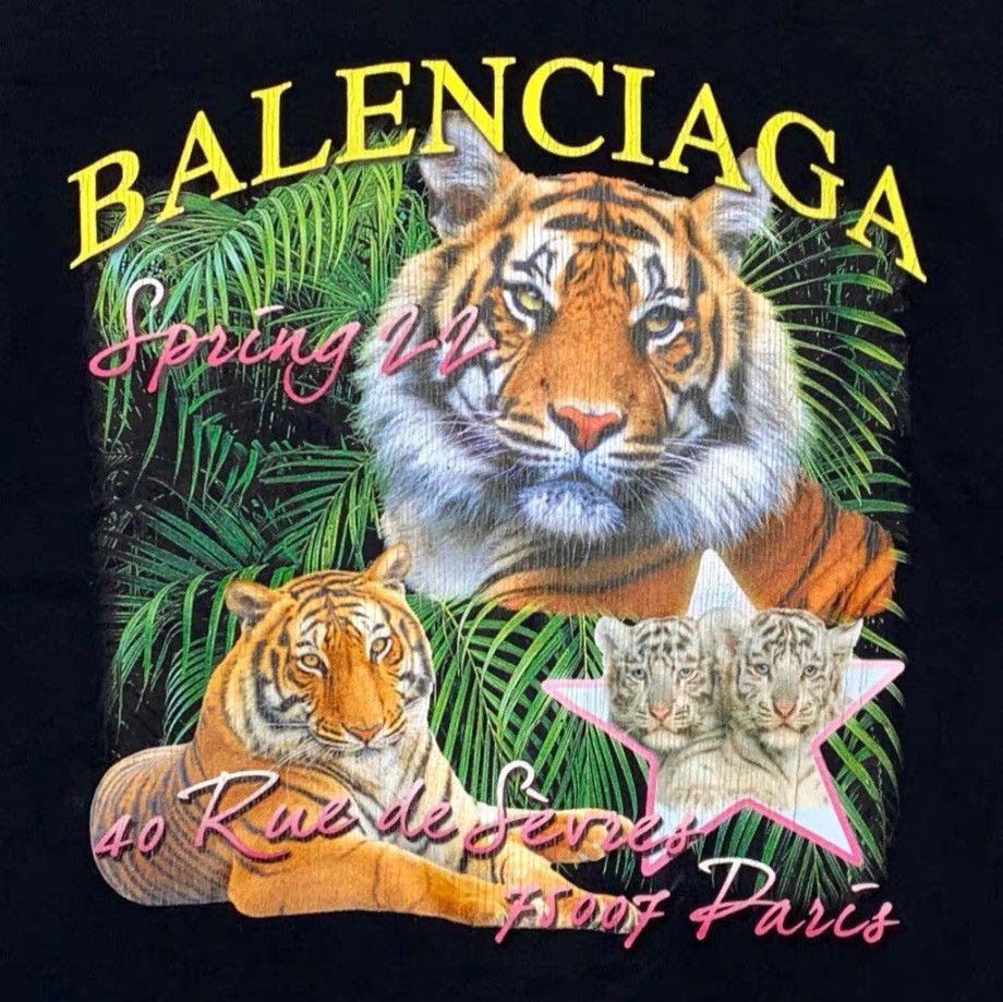 Balenciaga Balenciaga logo tiger jungle print round neck black cotton Size US L / EU 52-54 / 3 - 3 Thumbnail