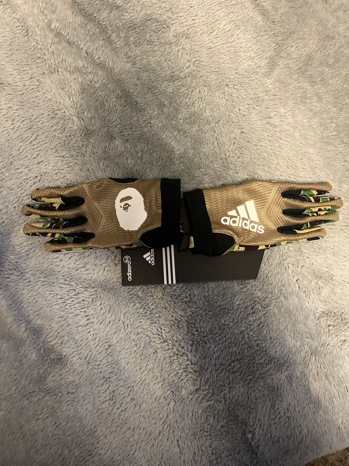 Adidas × Bape ADIZERO BAPE 1ST CAMO / GOLD GLOVES SIZE MEDIUM Size ONE SIZE - 3 Thumbnail