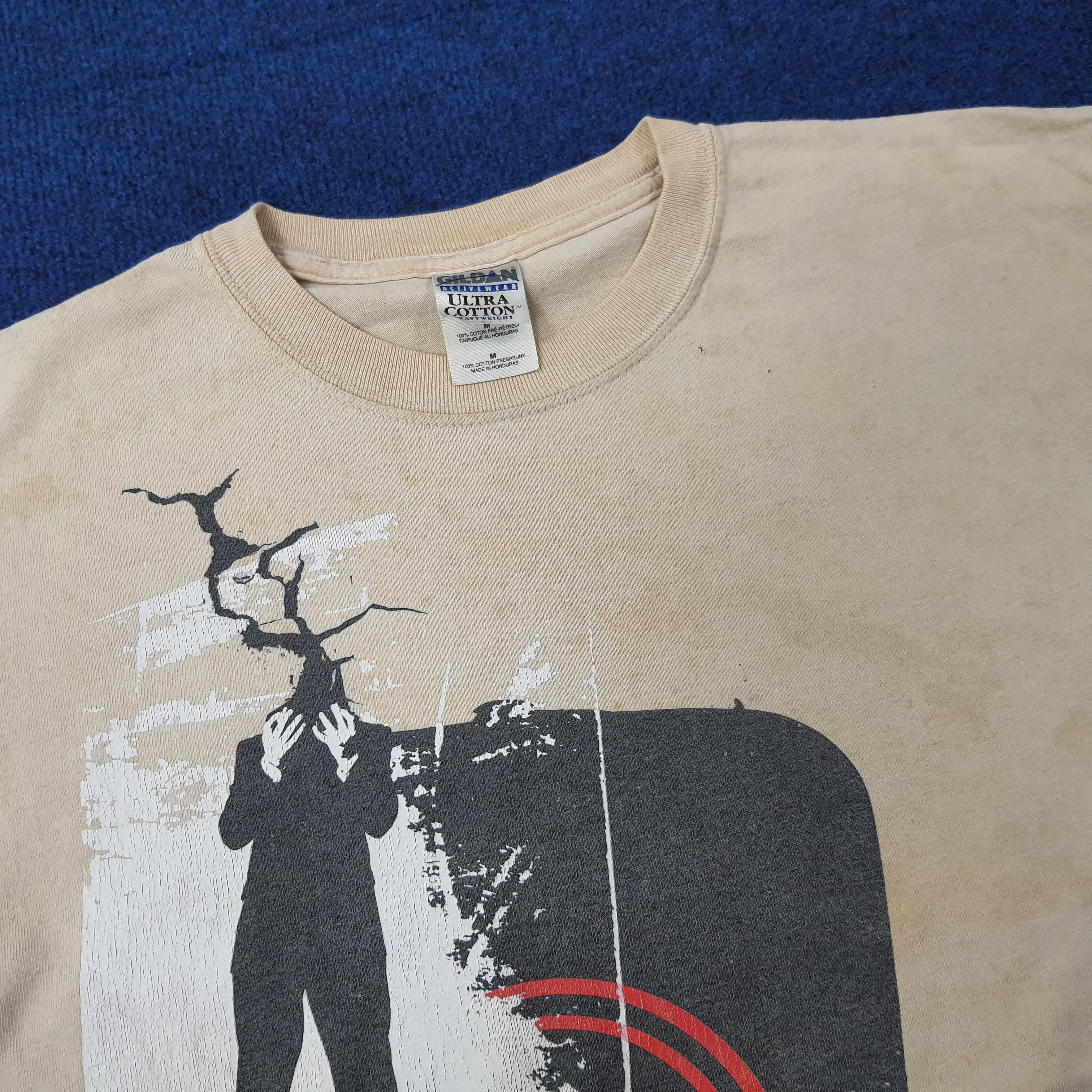 Vintage Vintage The Used American Band Tshirt C267N32 Size US M / EU 48-50 / 2 - 7 Thumbnail