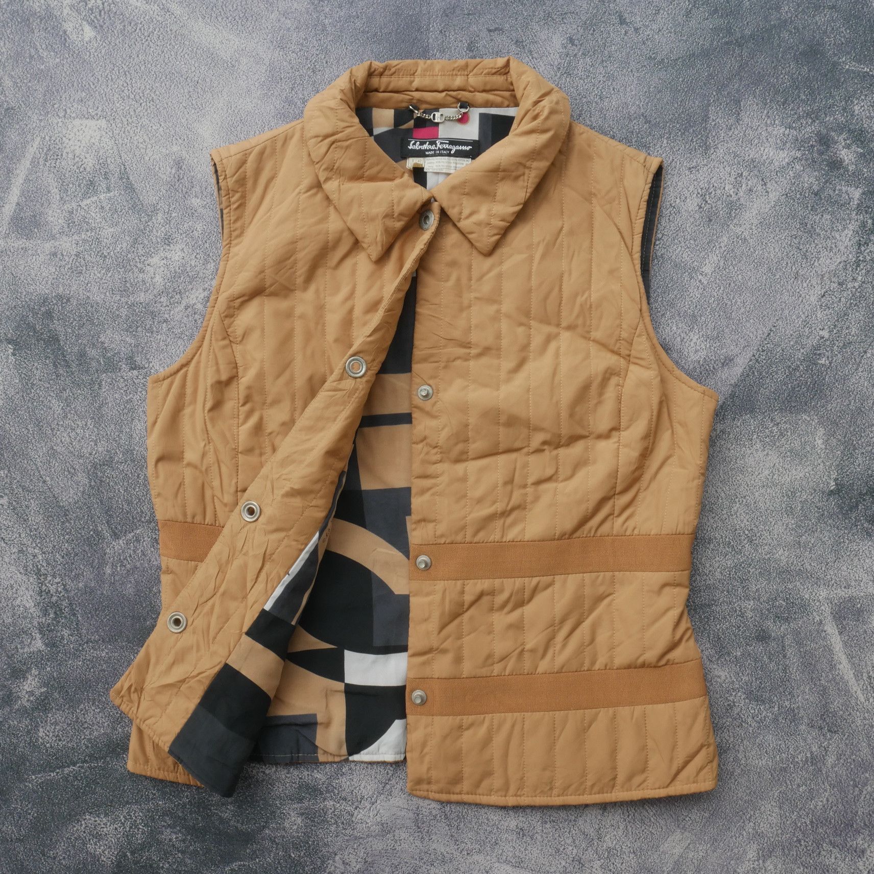 Salvatore Ferragamo Salvatore Ferragamo Padded Vest Vintage Made In Italy Size M / US 6-8 / IT 42-44 - 1 Thumbnail
