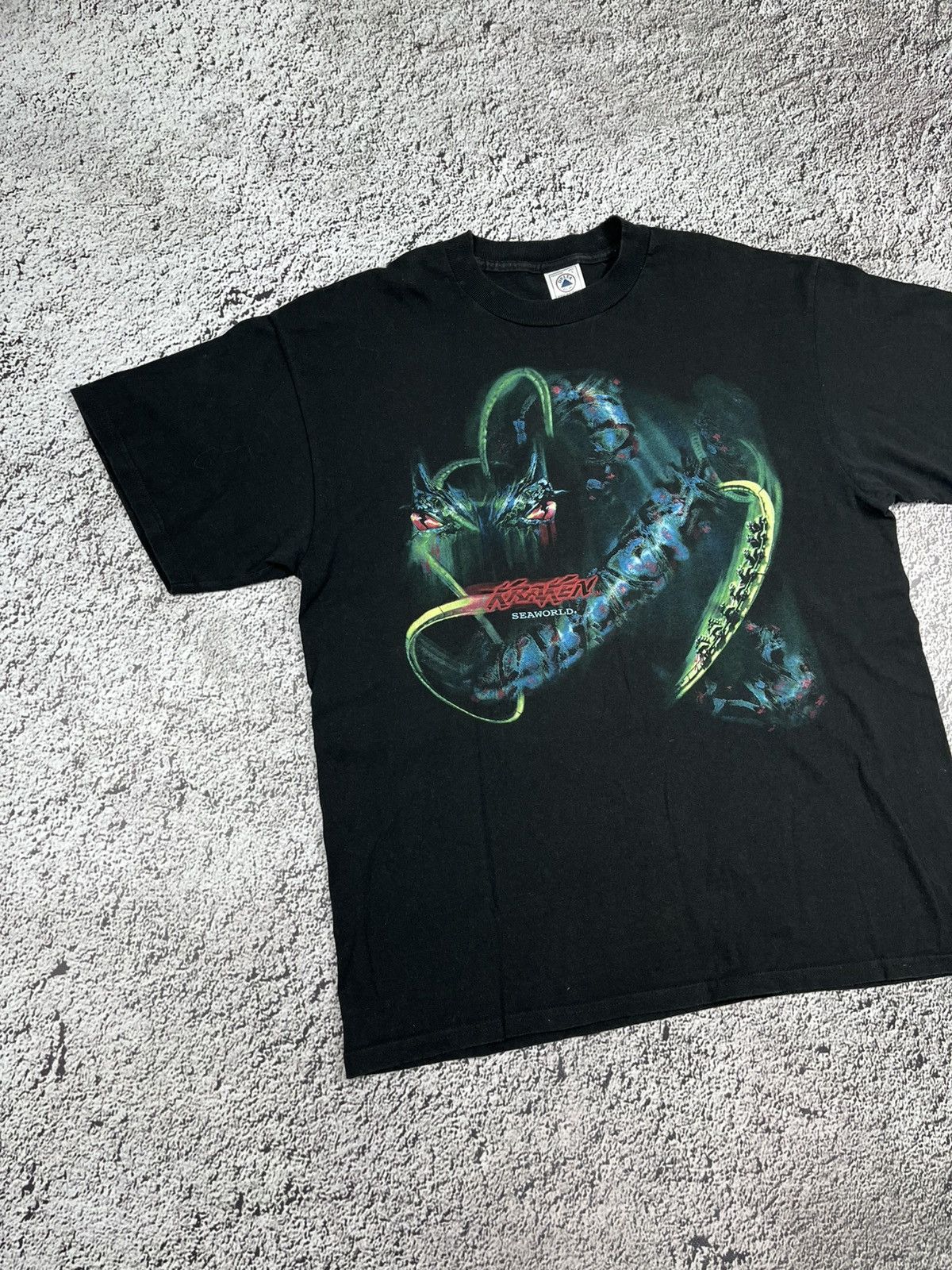 Band Tees Vintage Y2K Kraken horror big logo t shirt streetwear size L Size US L / EU 52-54 / 3 - 2 Thumbnail