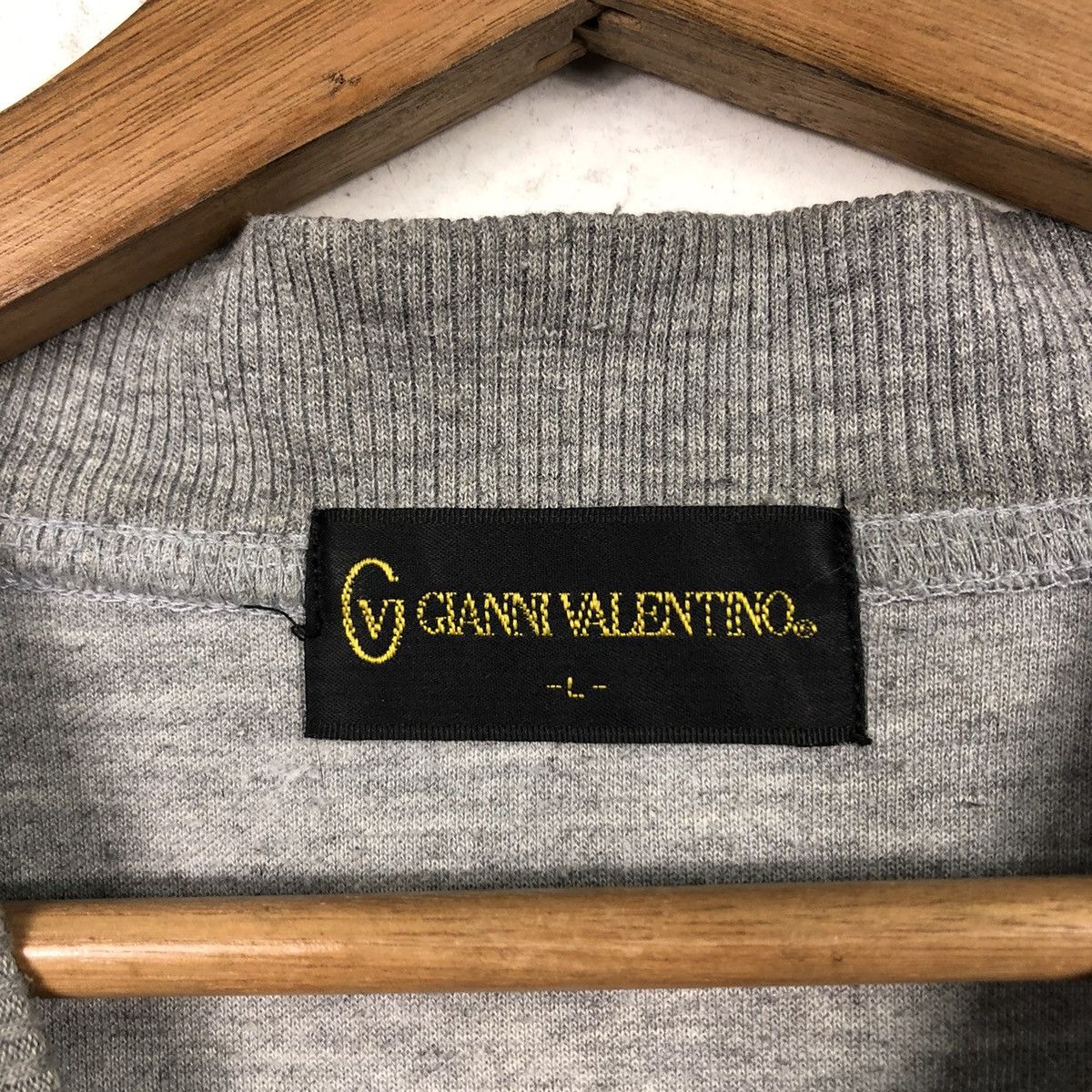 Japanese Brand × Vintage 📌Vintage Sweatshirt Gianni Valentino Italy Big Logo Size US L / EU 52-54 / 3 - 14 Thumbnail