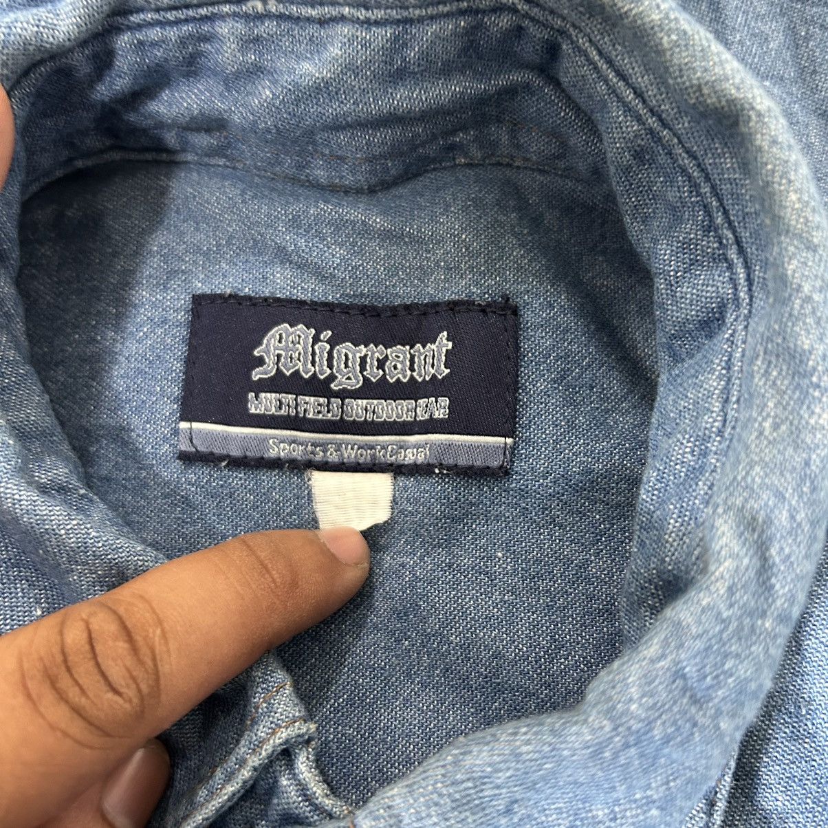 Vintage Vintage Migrant Button Down Denim Shirt Size US L / EU 52-54 / 3 - 8 Thumbnail