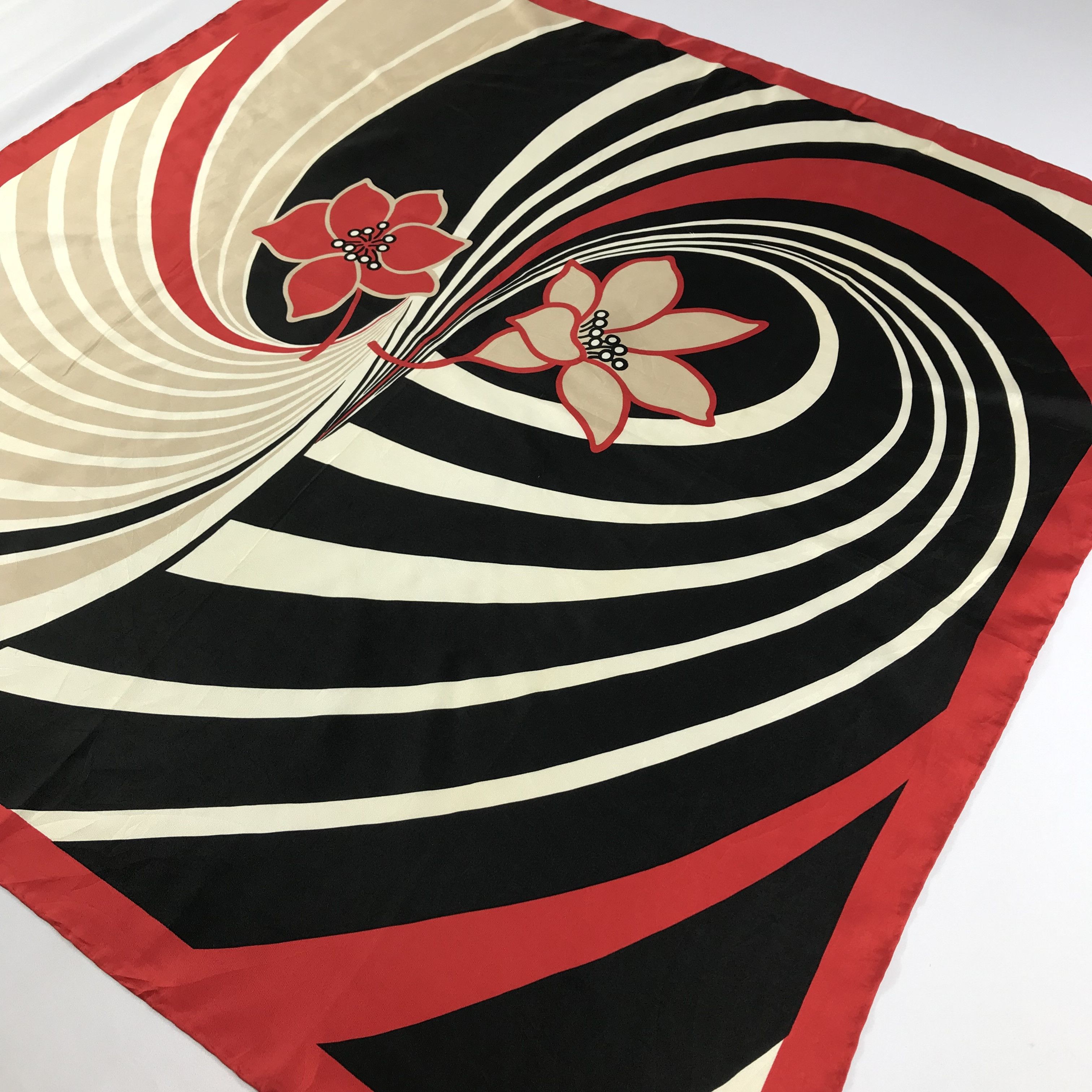 Japanese Brand Vintage Luxury Design Floral Silk Scarf M176 Size ONE SIZE - 3 Thumbnail
