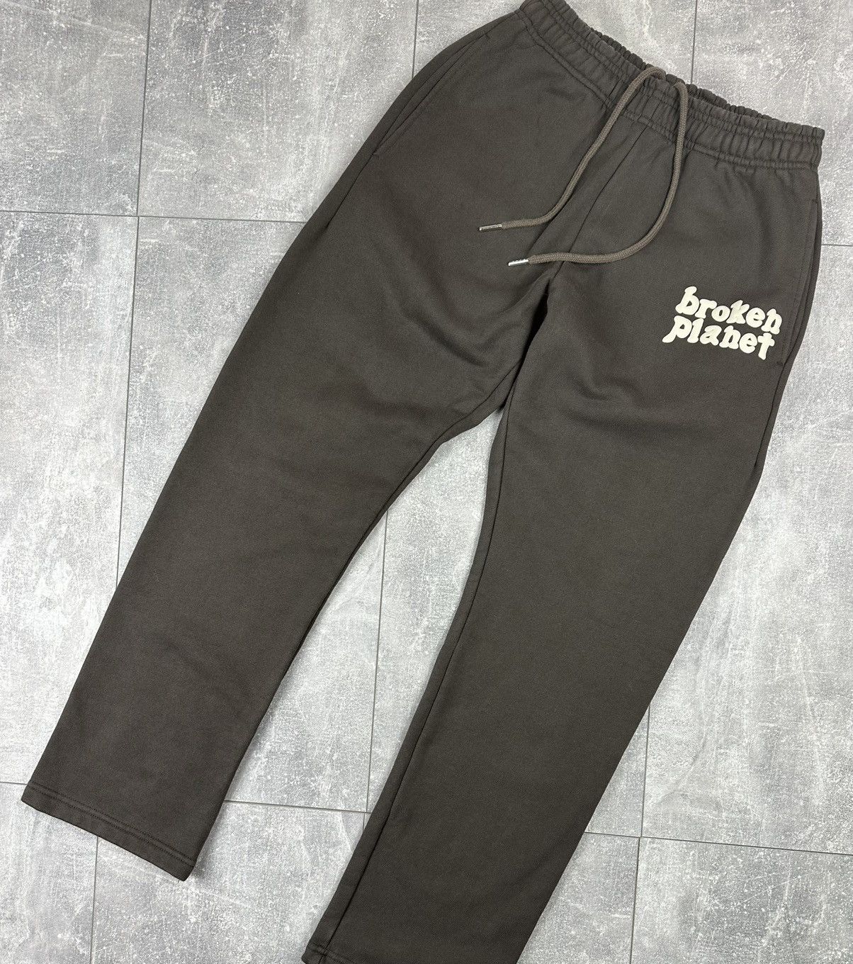 Broken Planet Broken Planet Taupe Pants Straight Jogger Sweatpants Size US 29 - 3 Thumbnail