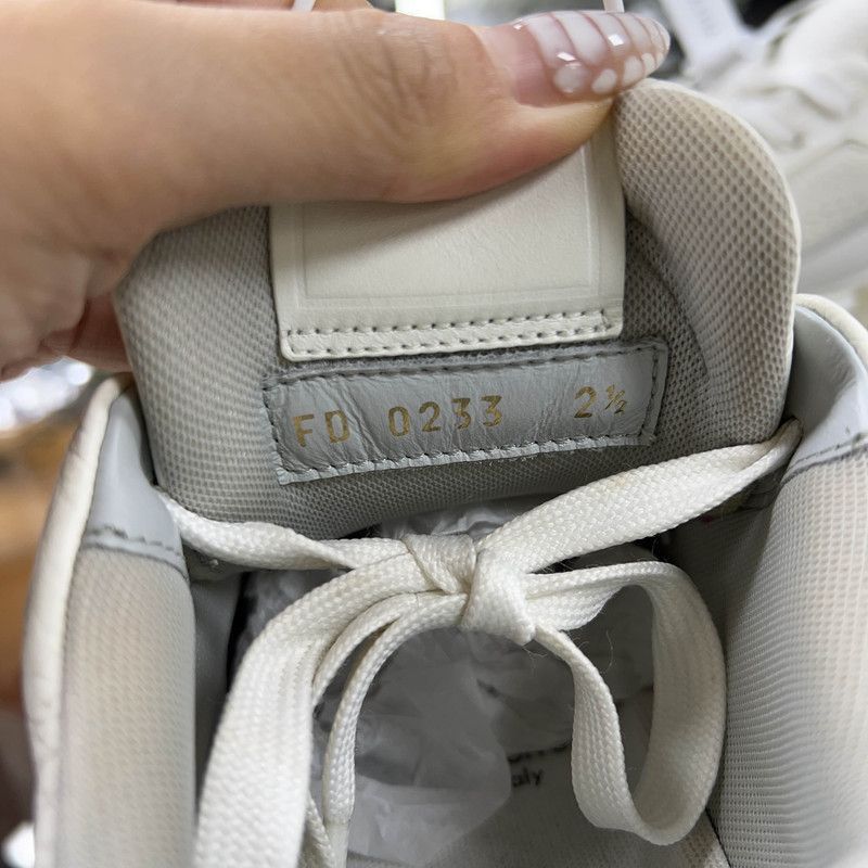 Louis Vuitton Louis Vuitton Women's Leather Trainer Sneakers -2508 Size US 6 / IT 36 - 5 Thumbnail