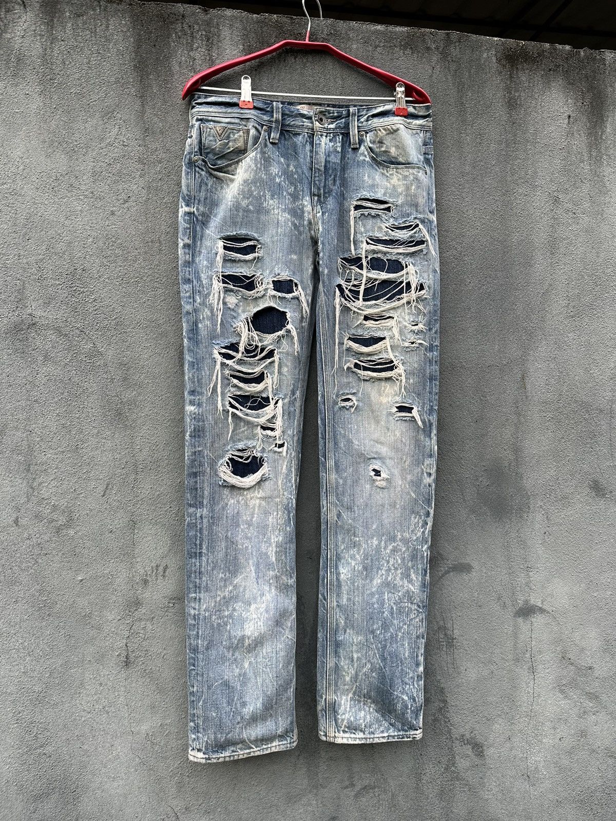 Guess 👹Guess Straight Cut Distressed Denim Size US 30 / EU 46 - 3 Thumbnail