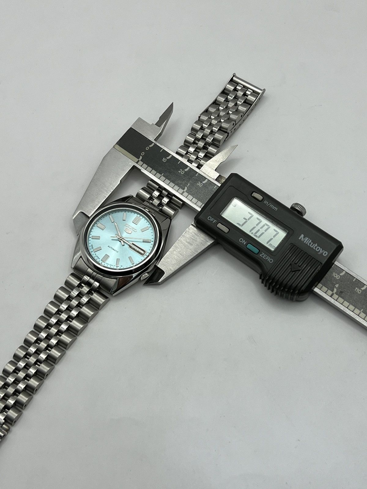 Seiko SEIKO 5 SNX447 ICE-BLUE SUNBRUST DIAL AUTOMATIC 17 JEWELS Size 36 - 15 Thumbnail