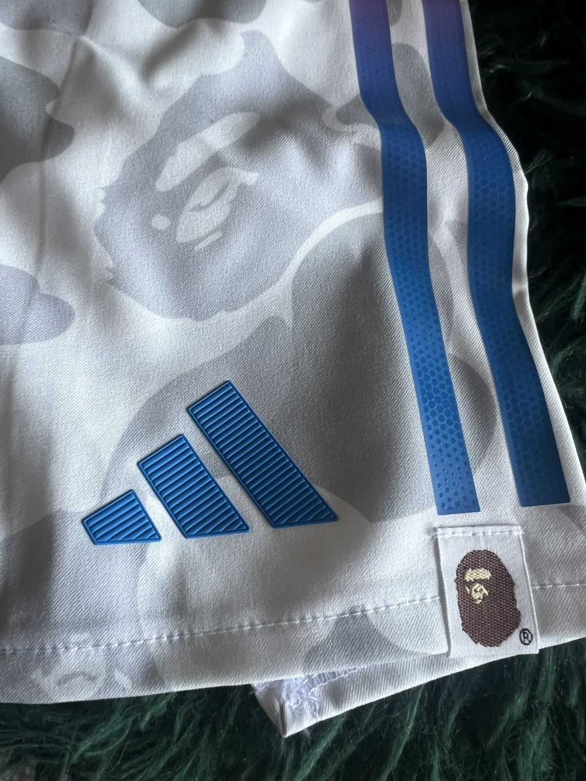 Adidas × Bape Adidas x BAPE Soccer Shorts White Size XS Size US 28 / EU 44 - 3 Thumbnail