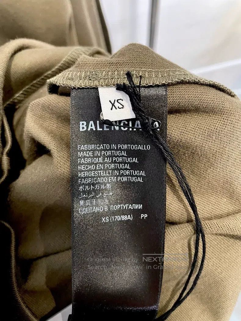 Balenciaga Balenciaga LOGO Letter Coke Embroidered Loose Round Neck C Size US XS / EU 42 / 0 - 5 Thumbnail