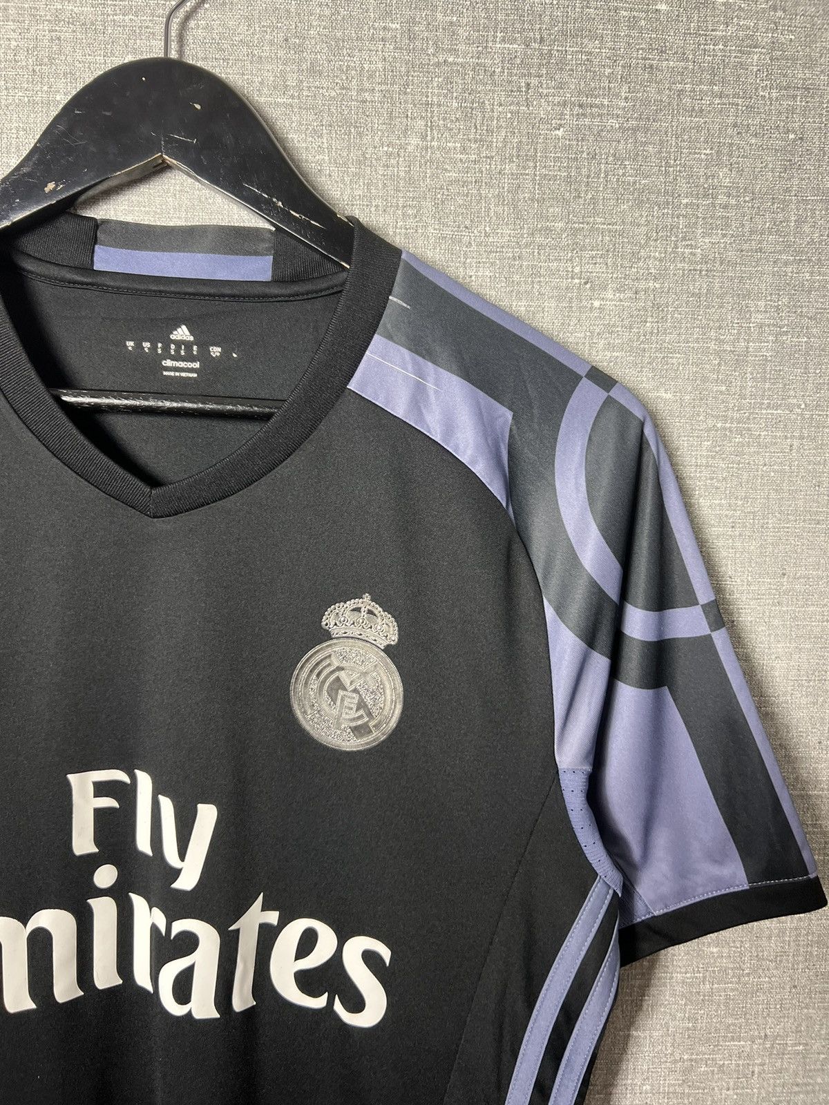 Adidas Real Madrid 2016/17 Adidas Third Jersey Size US S / EU 44-46 / 1 - 6 Thumbnail