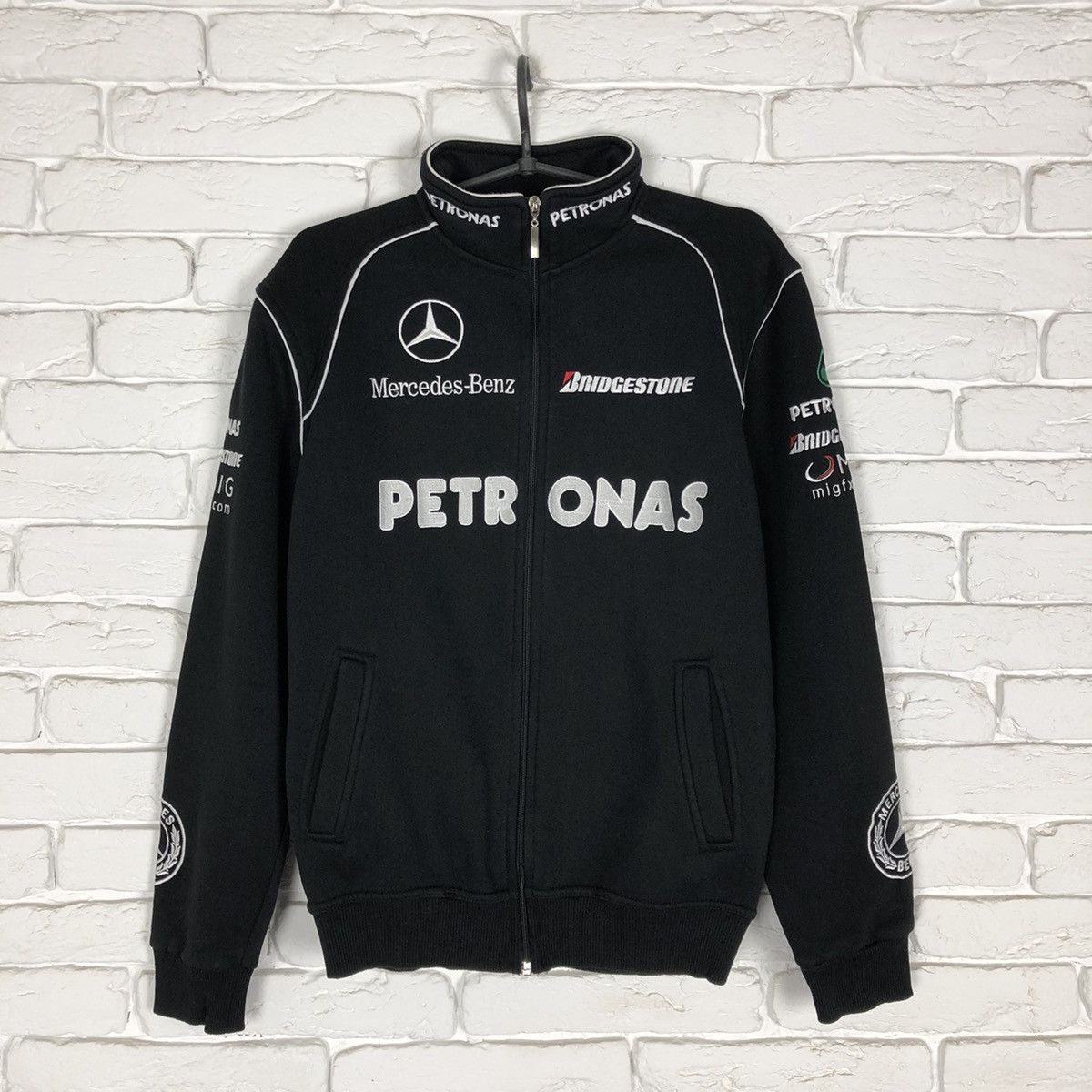 Formula 1 Mercedes Benz AMG Petronas full zip jacket Size US M / EU 48-50 / 2 - 1 Thumbnail