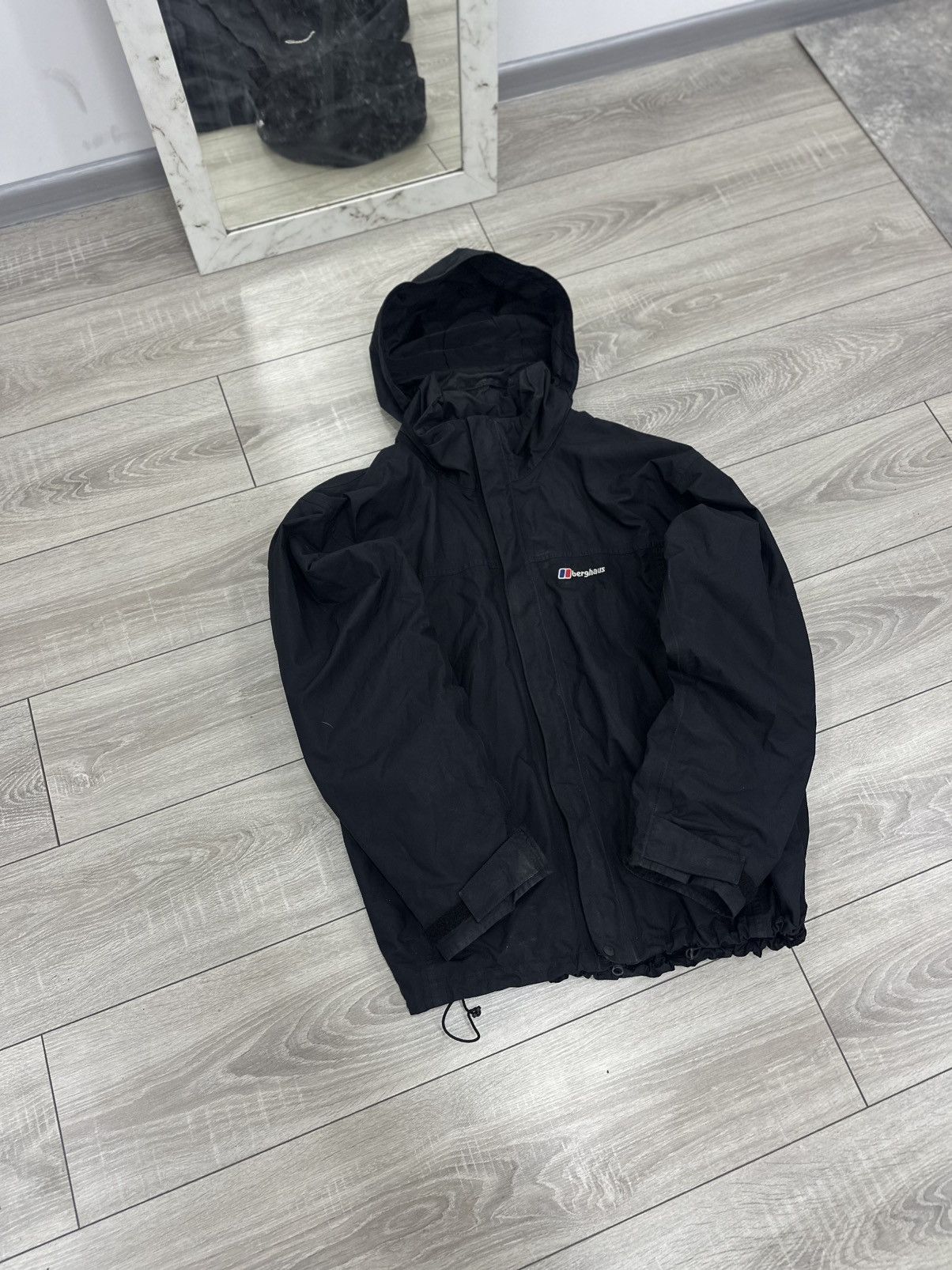 Berghaus Berghaus Black Light Jacket Windbreaker Size US L / EU 52-54 / 3 - 4 Thumbnail
