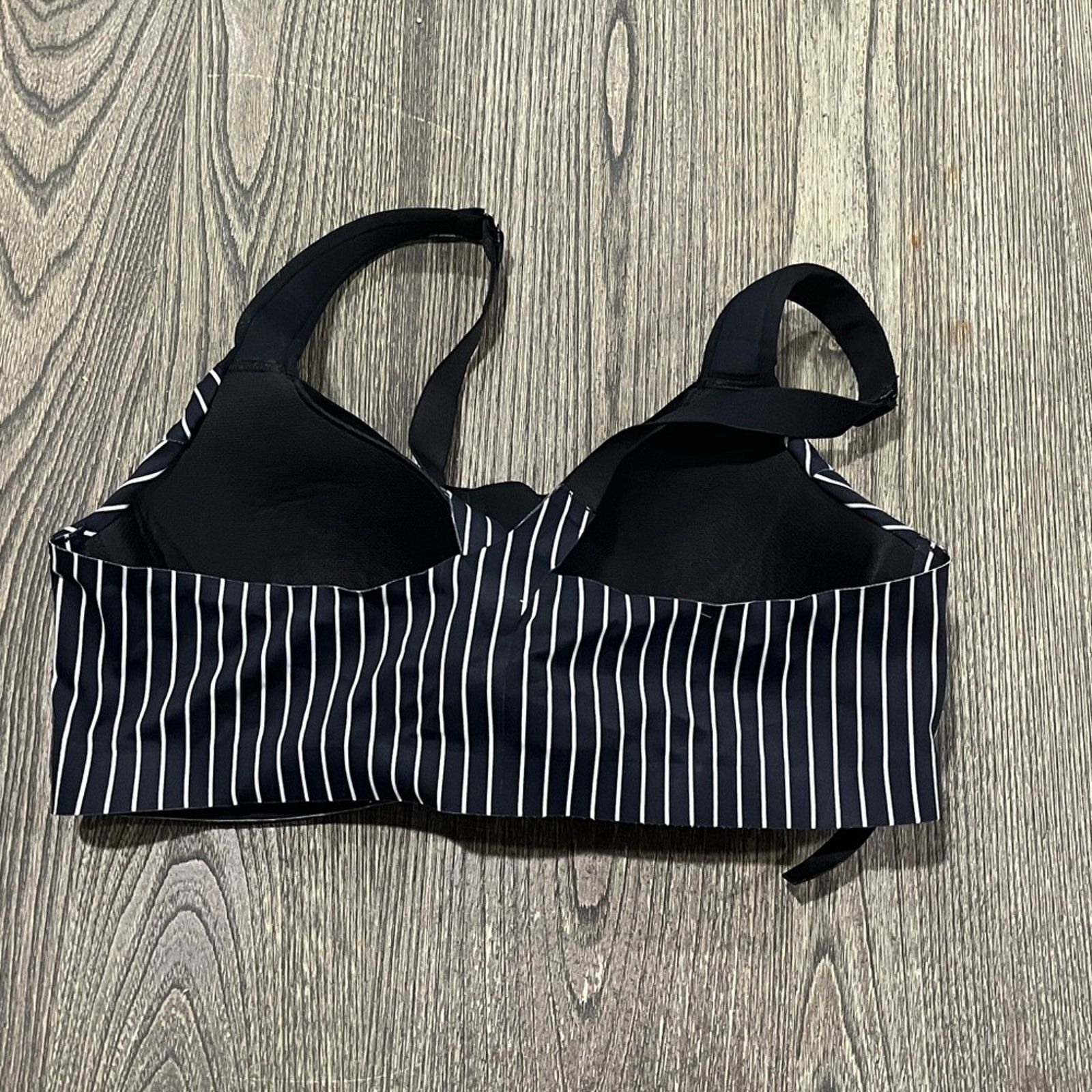 Victoria's Secret Victoria's Secret Sports Bra Knockout Front Close Size 36D Size ONE SIZE - 2 Thumbnail
